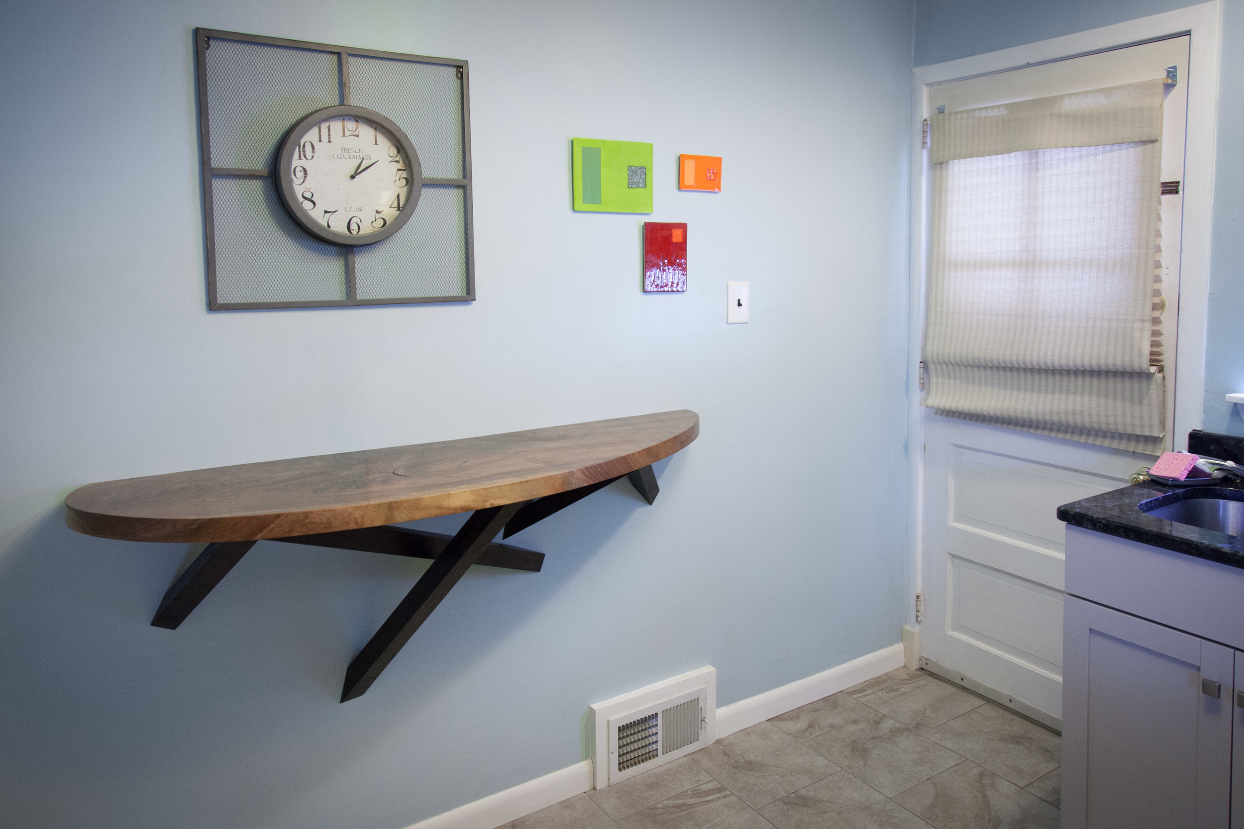 Black walnut breakfast bar by valebruck.com