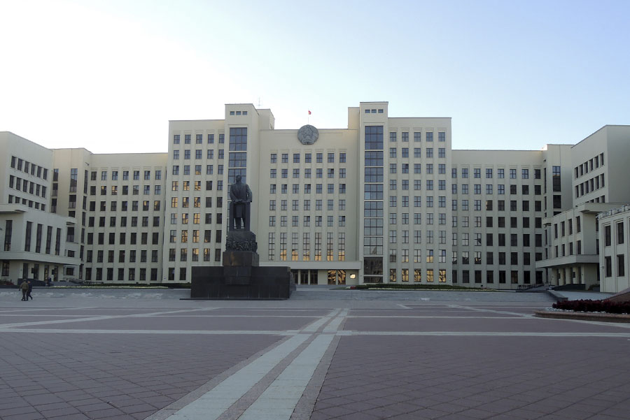 Hugo and I just got back from a roadtrip to Minsk, Belarus. Yep, getting the visa was a hustle, not to mention actually crossing the Lithuanian-Belarusian border by car. It's all forgotten now after two wonderful days in this interesting post-Soviet city.