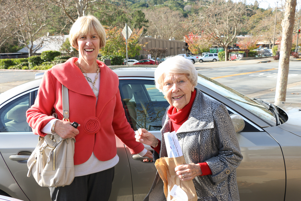 Orinda residents drive Orinda Seniors