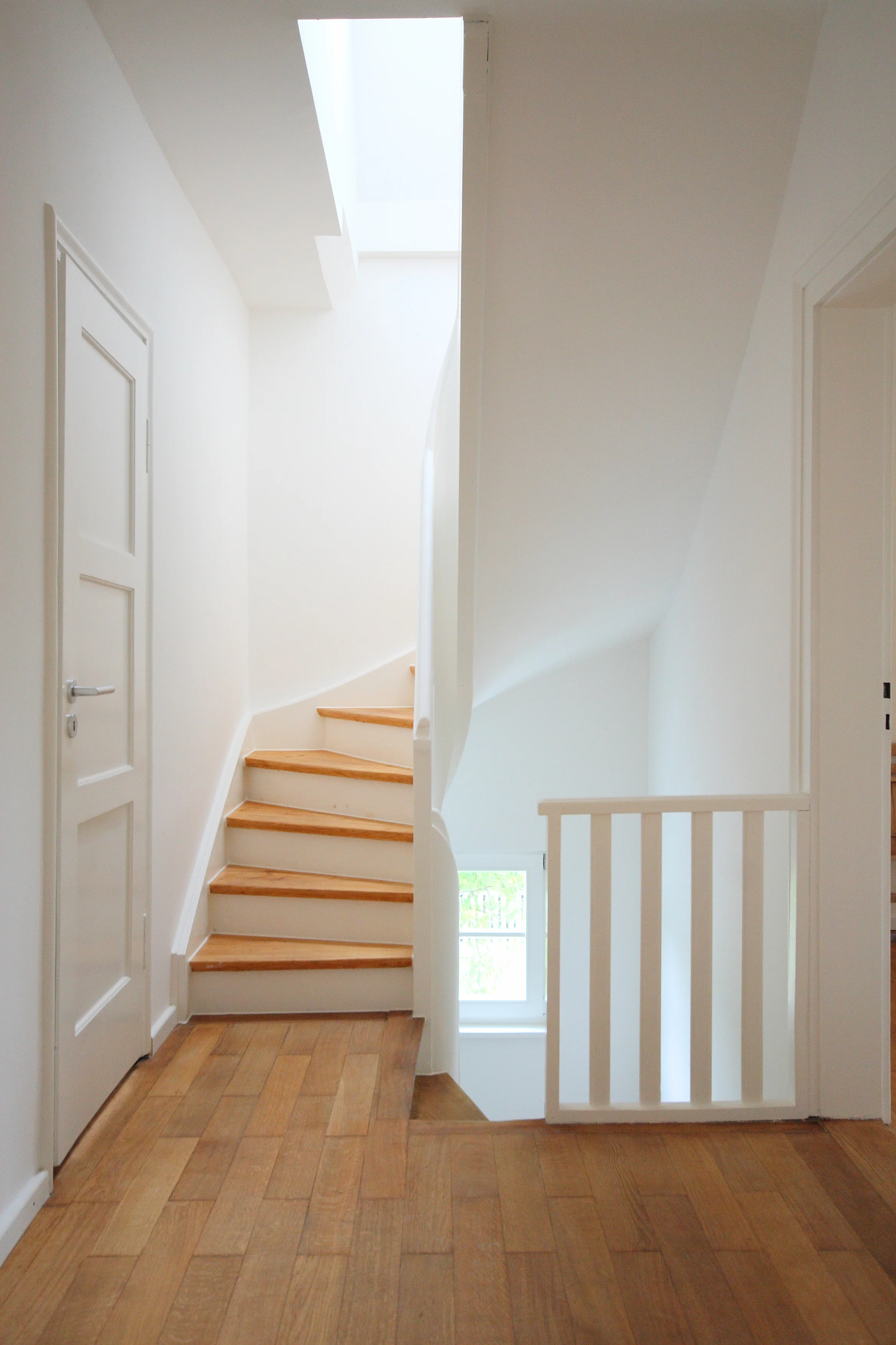 Umbau eines Reihenendhauses mit kieferorthopädischer Praxis, München-Harlaching, 2009