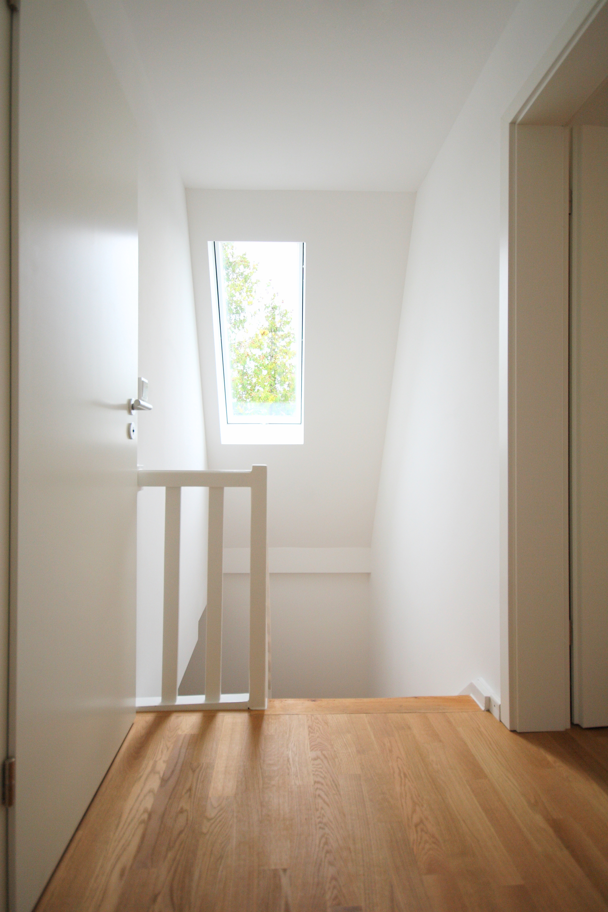 Umbau eines Reihenendhauses mit kieferorthopädischer Praxis, München-Harlaching, 2009