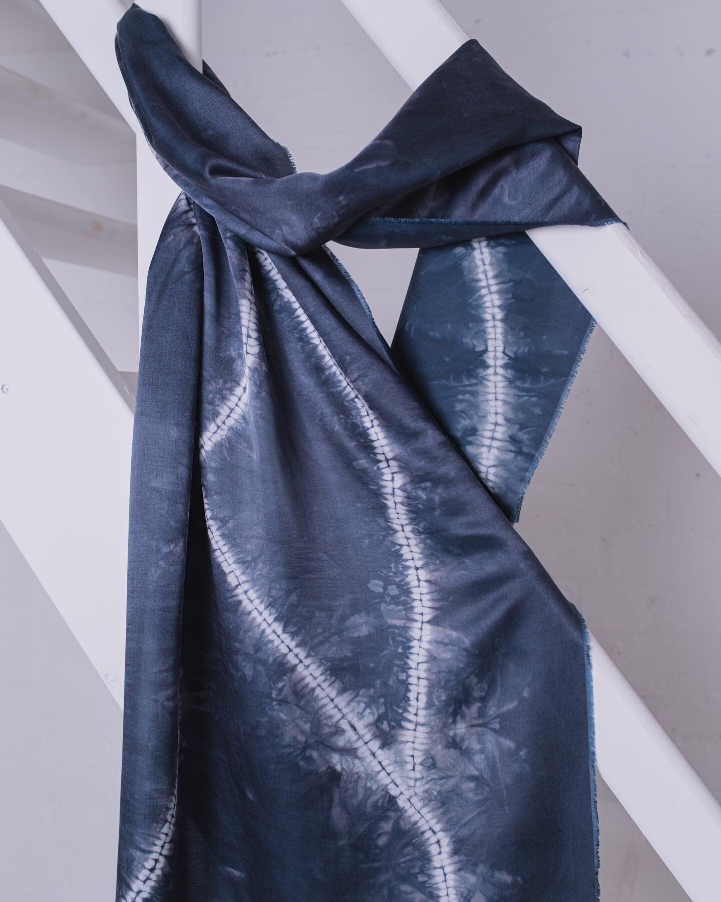 Tracks @kathryngreentextiles 
Hand dyed shibori scarf and art textile. Inspired by the geology of Scotland 

#hantsberksguildofcraftsmen 
#designermakers 
#textilecraft 
#textileart 
#contemporarycraft
#supportsmallbusiness 
#buylocal 
#textiles 
#sh