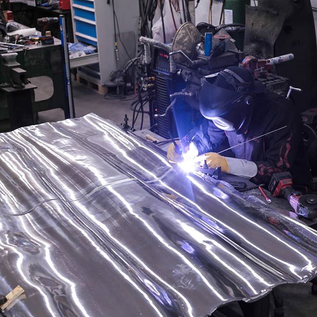 Mirror polished aluminum curtain for @jon.sasaki and #ttc being welded up #gtwa #4043 #publicart #customfabrication #metalsculpture