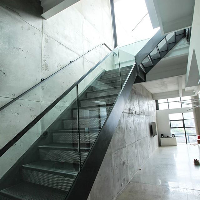 Steel plate, perf &amp; glass. Classic. #steelstair #perfstairs #modernstaircase #stairporn