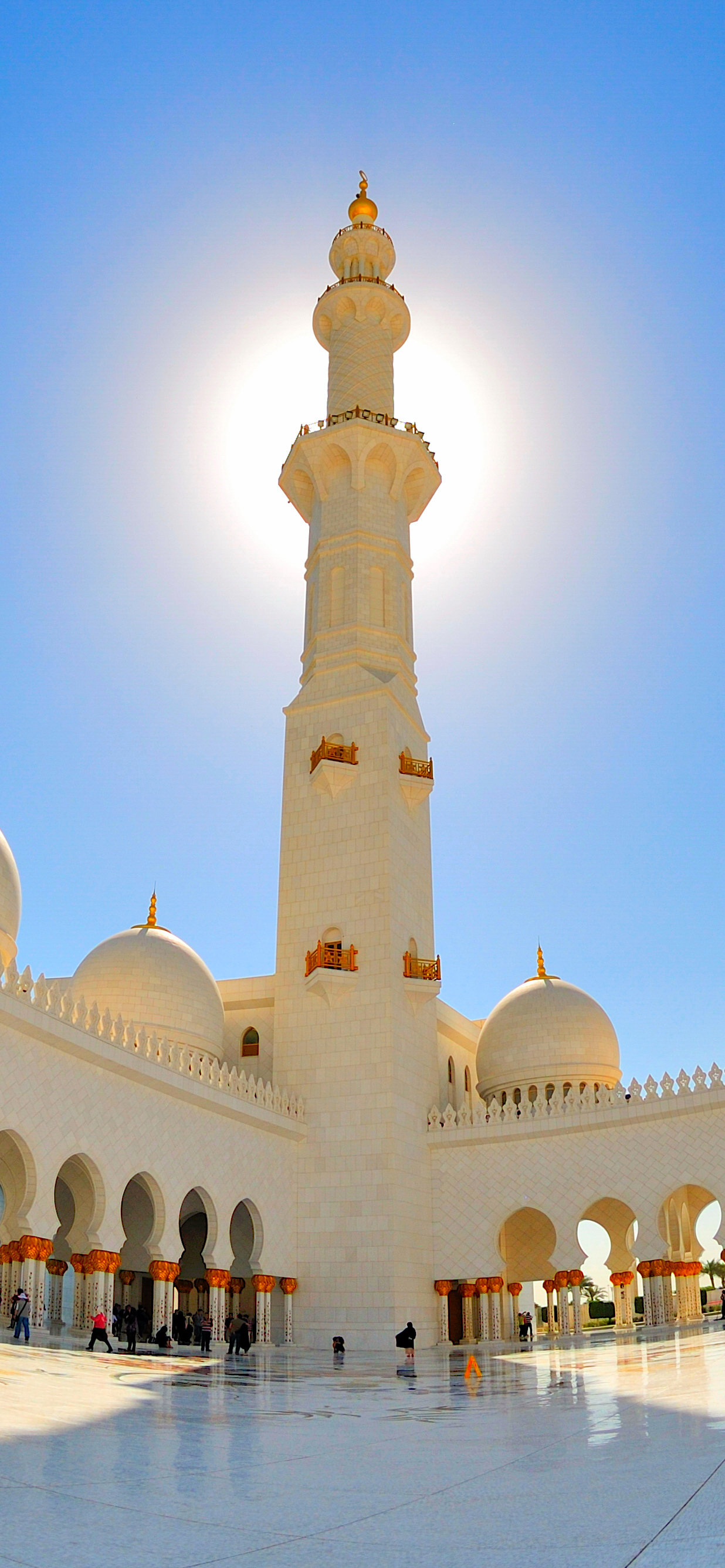  Minaret at Sheik Zayed Bin Sultan Al Nahyan Mosque. 