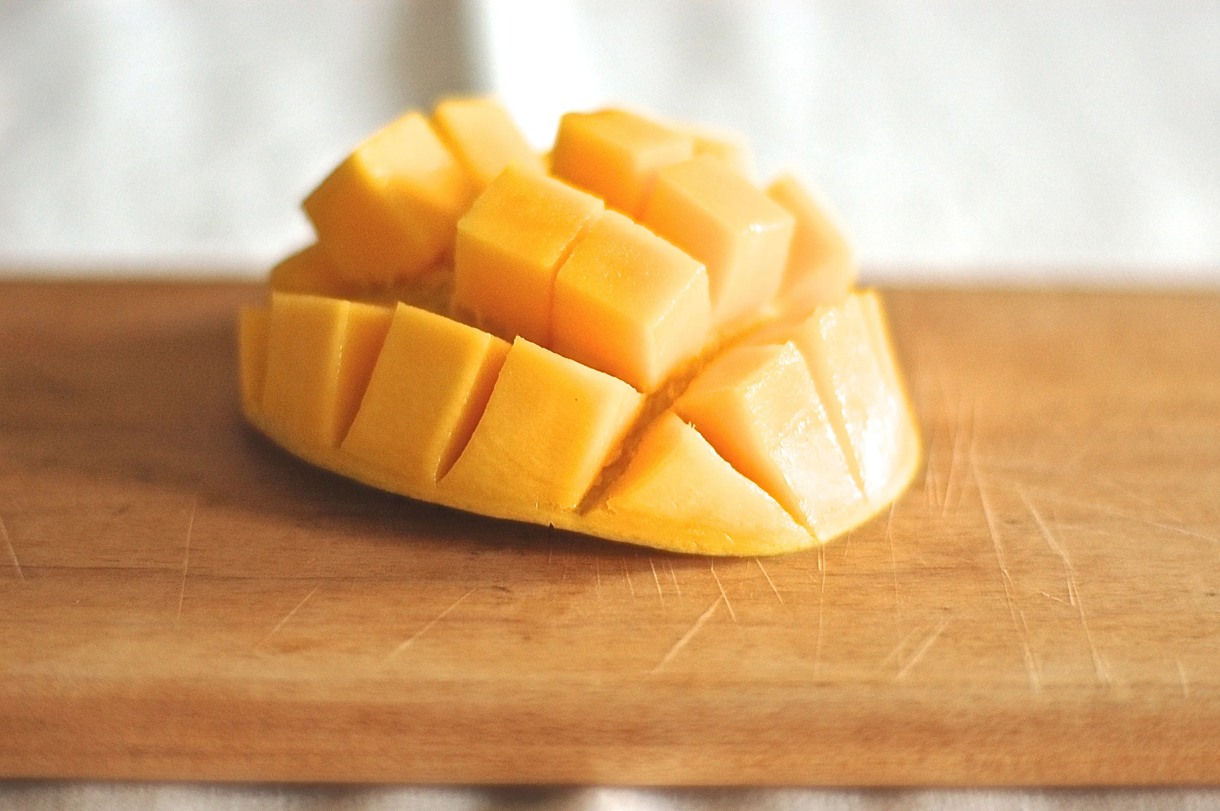 cut a mango