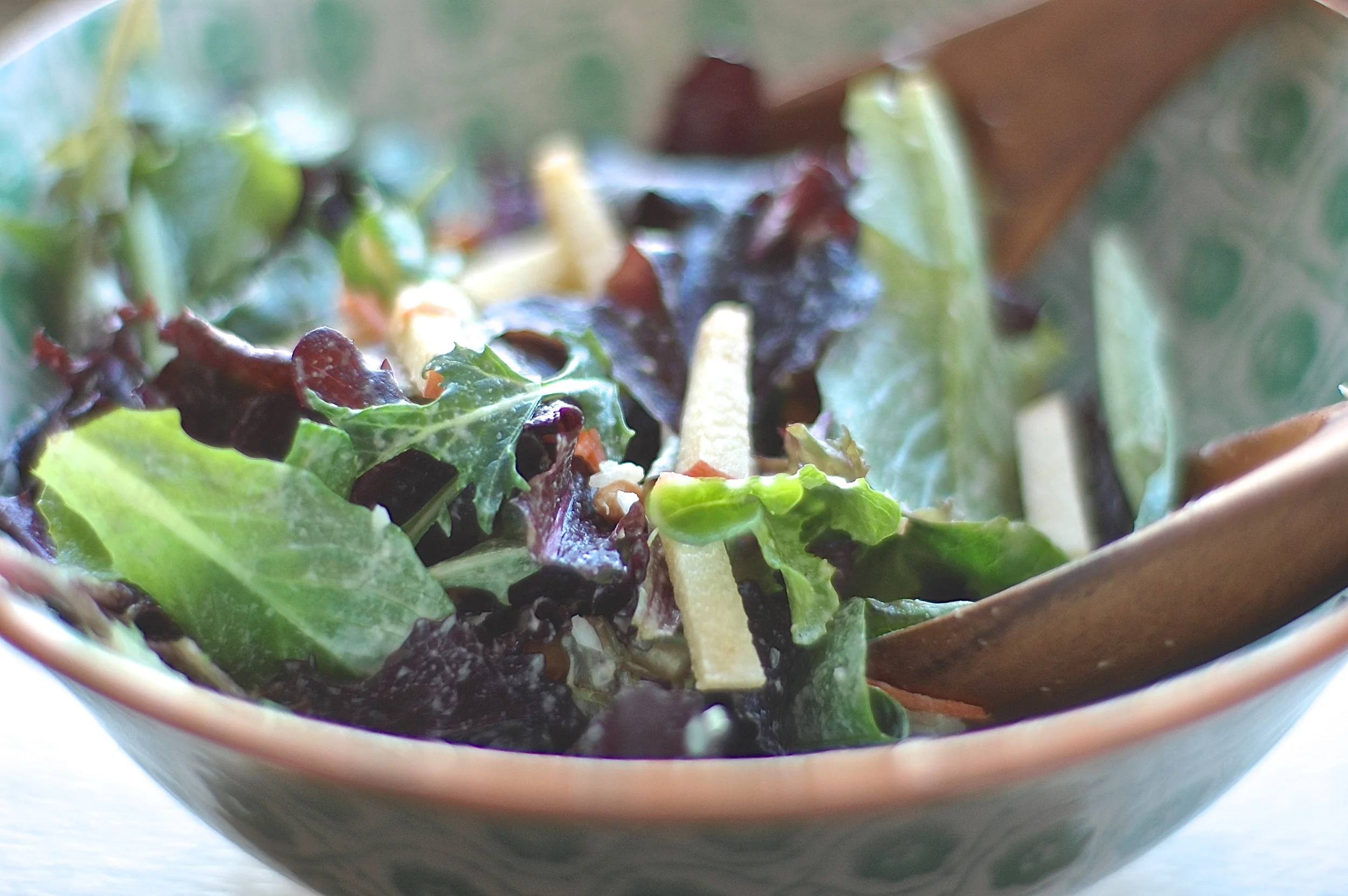 apple salad with tahini