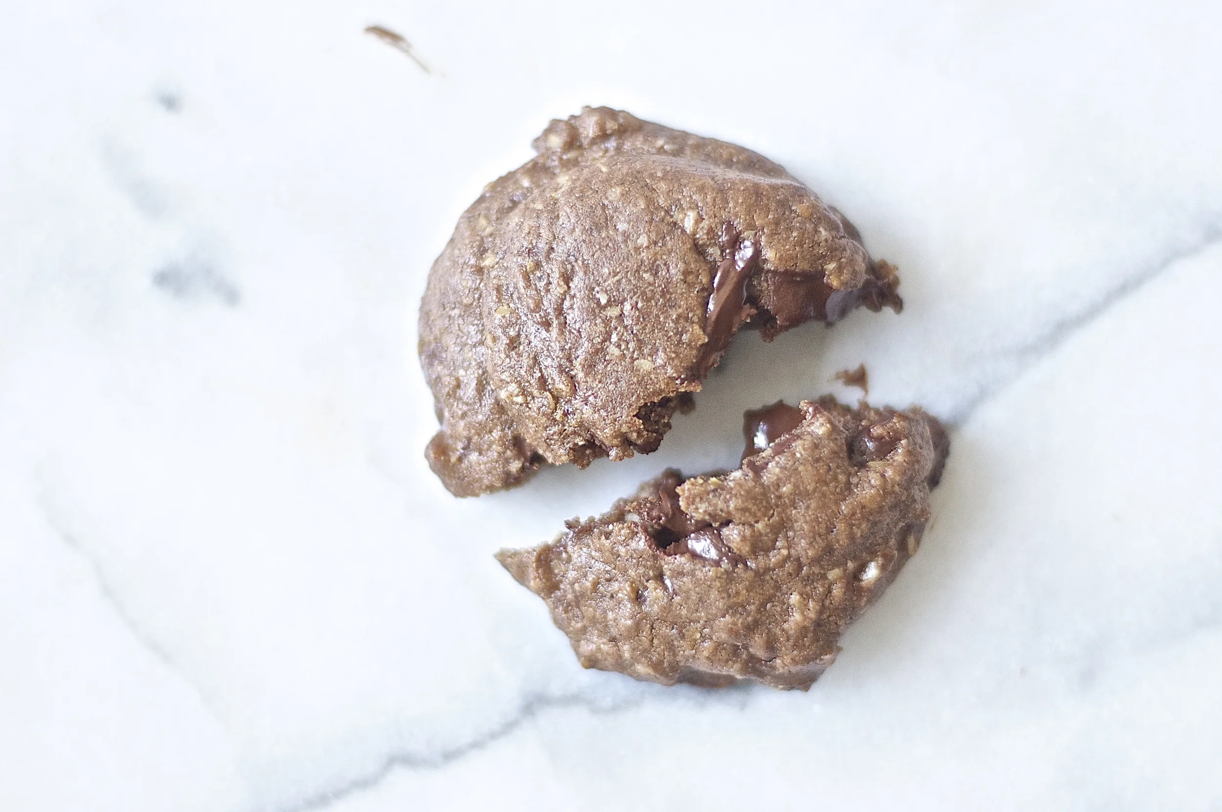 almond butter mocha chip cookies