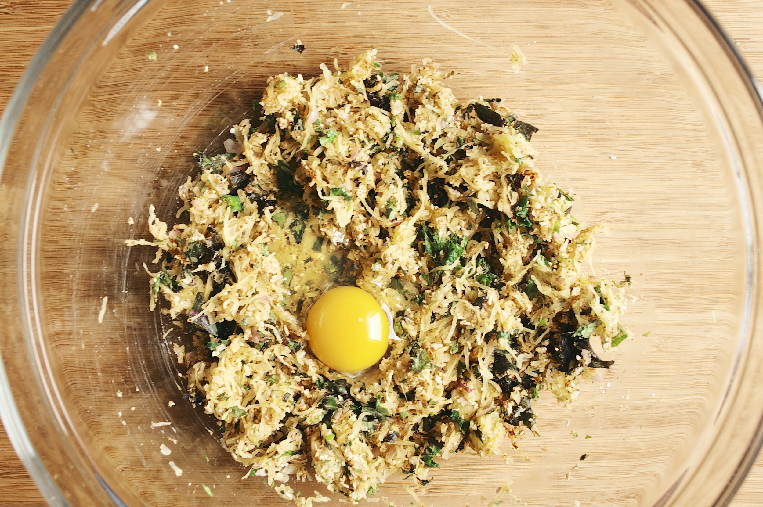 (baked) purple kale, cilantro + spaghetti squash cakes - dolly and oatmeal