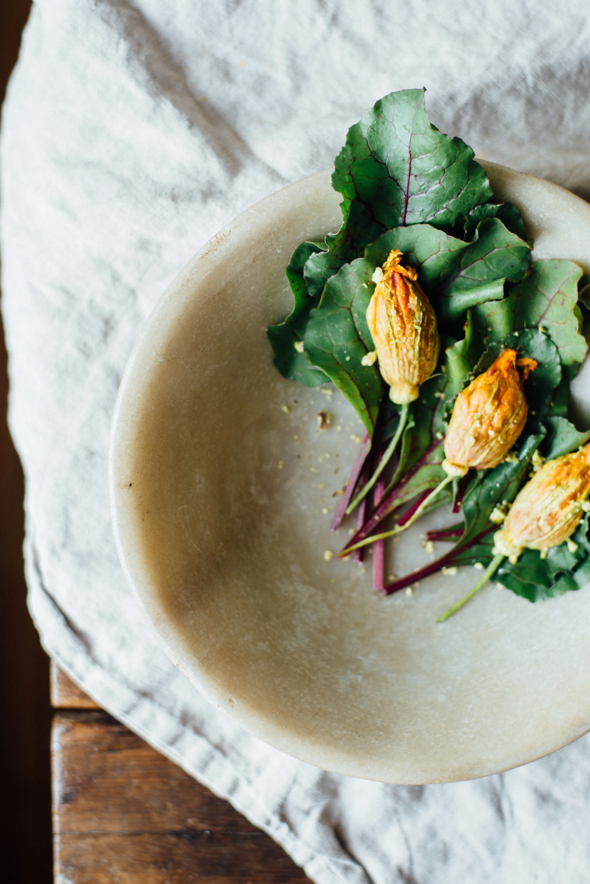 hummus-stuffed squash blossoms | dolly and oatmeal