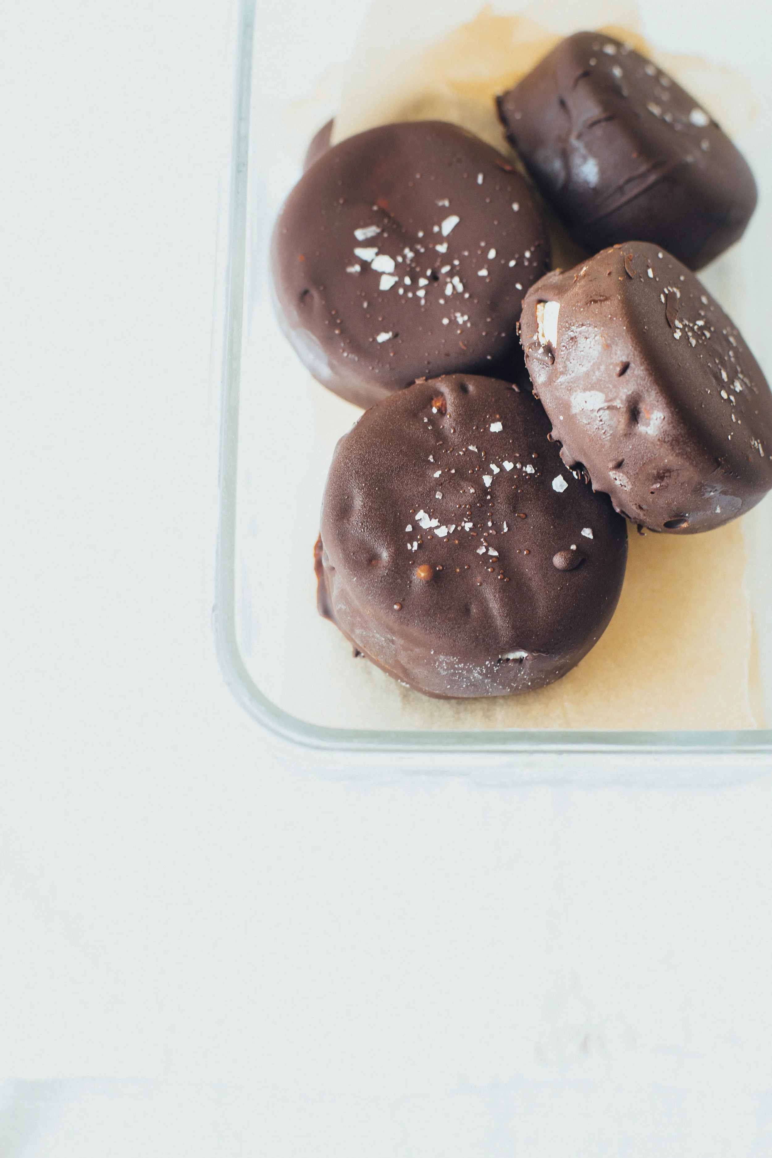 vegan frozen s'more sandwiches | dolly and oatmeal