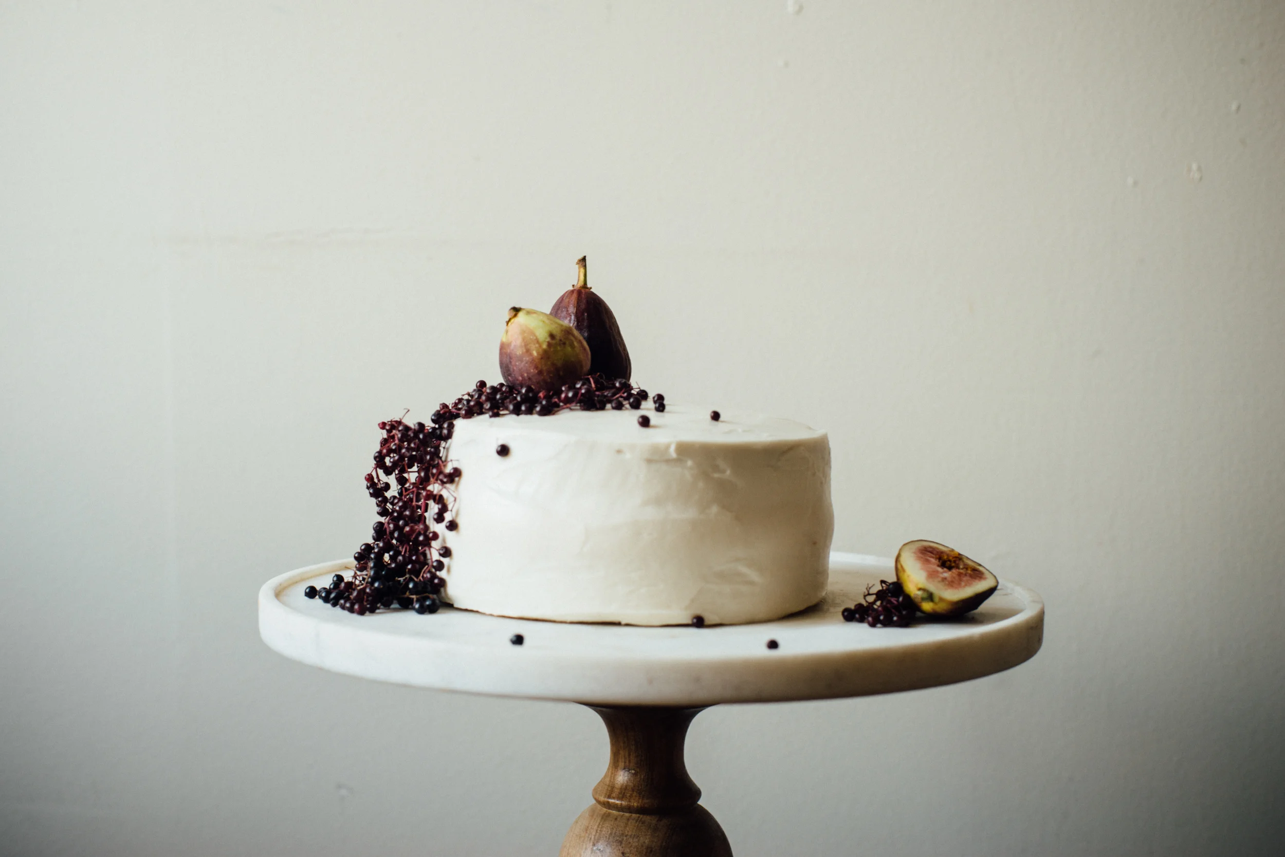 hazelnut layer cake w/ fig compote + (vegan) cream cheese frosting | dolly and oatmeal