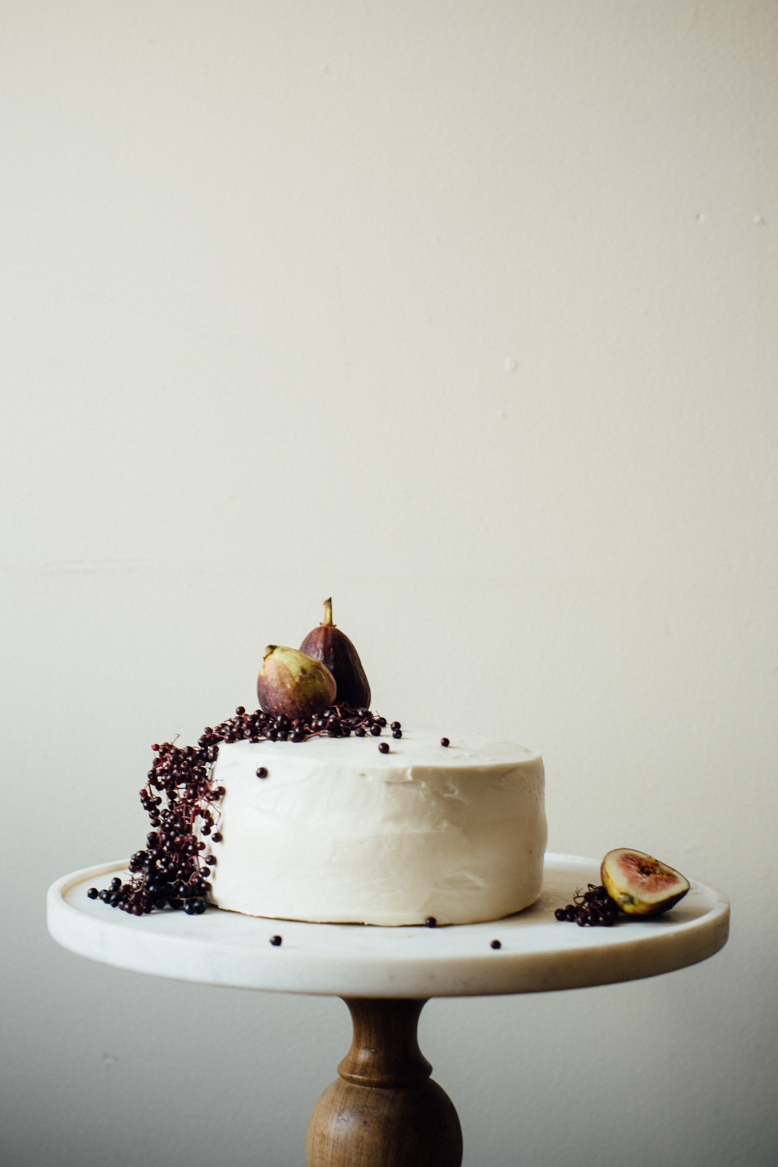 hazelnut layer cake w/ fig compote + (vegan) cream cheese frosting | dolly and oatmeal