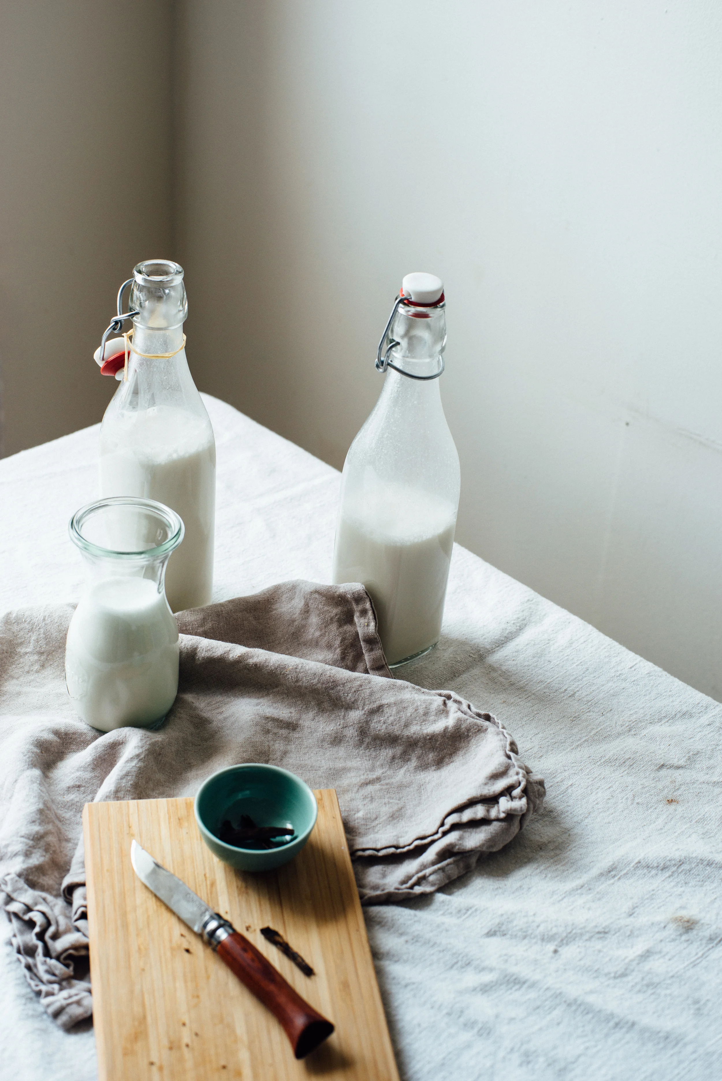 superfood granola + almond-macadamia milk | dolly and oatmeal