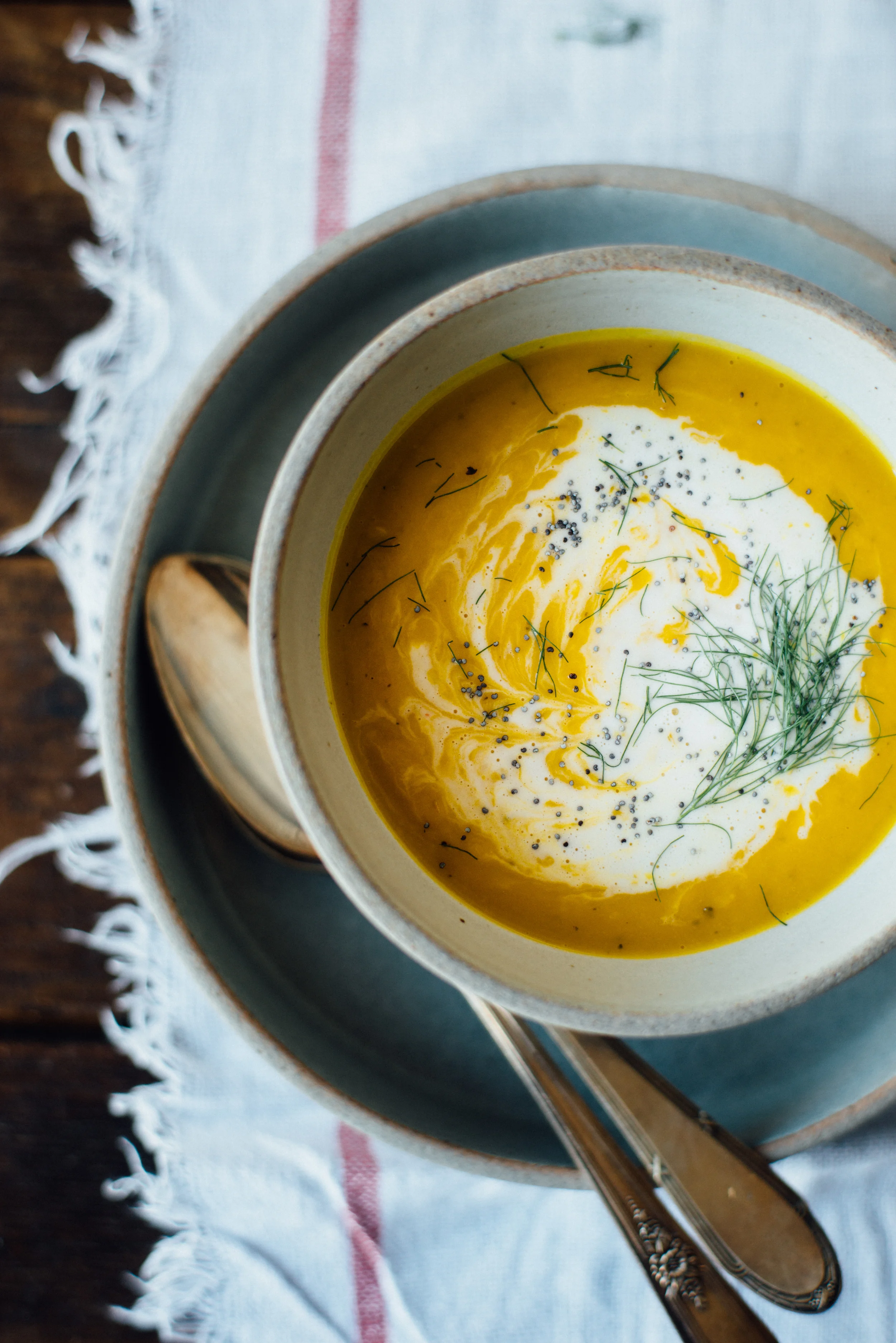 kabocha squash, fennel + ginger soup w/ spicy coconut cream | dolly and oatmeal
