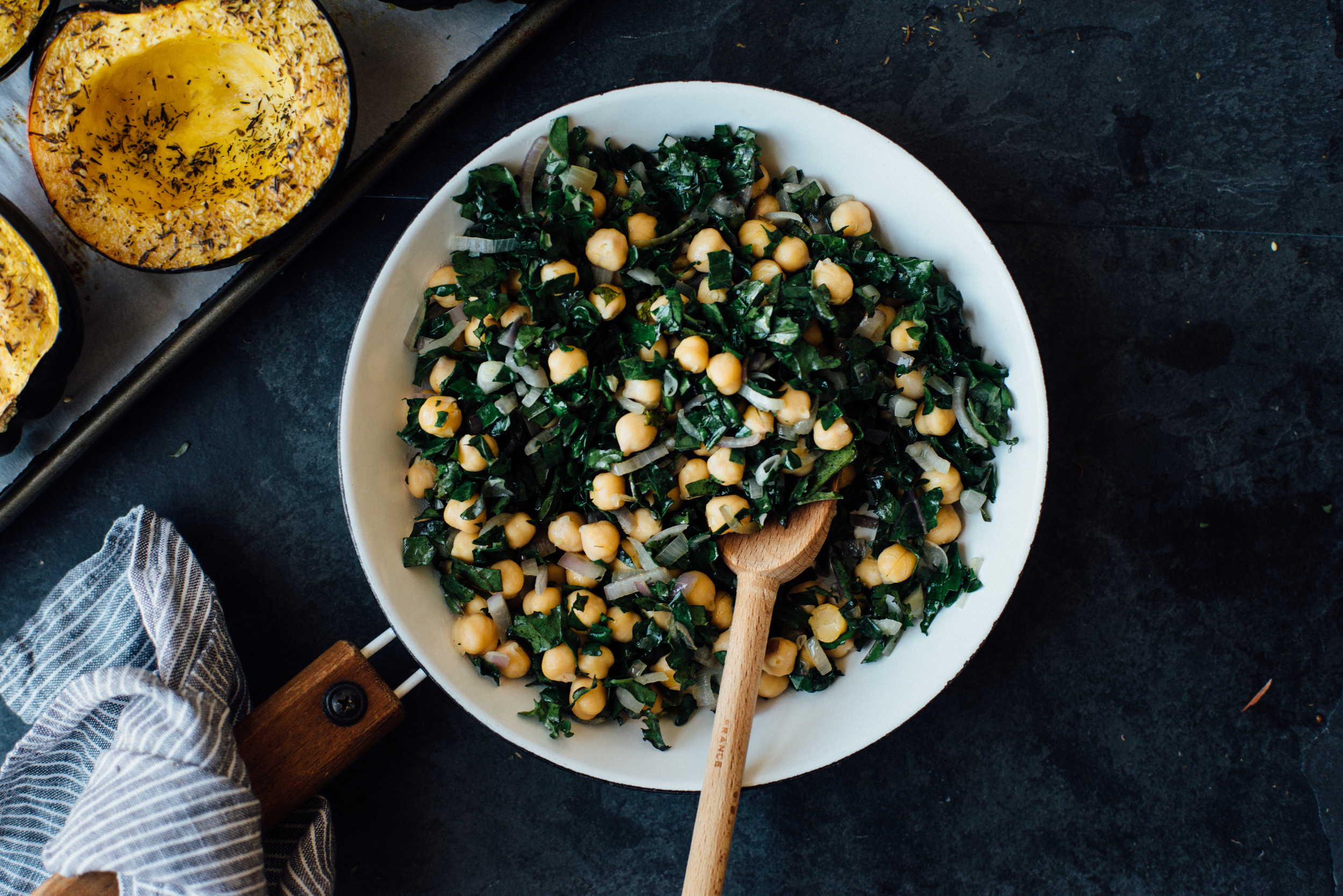 stuffed za'atar roasted acorn squash | dolly and oatmeal