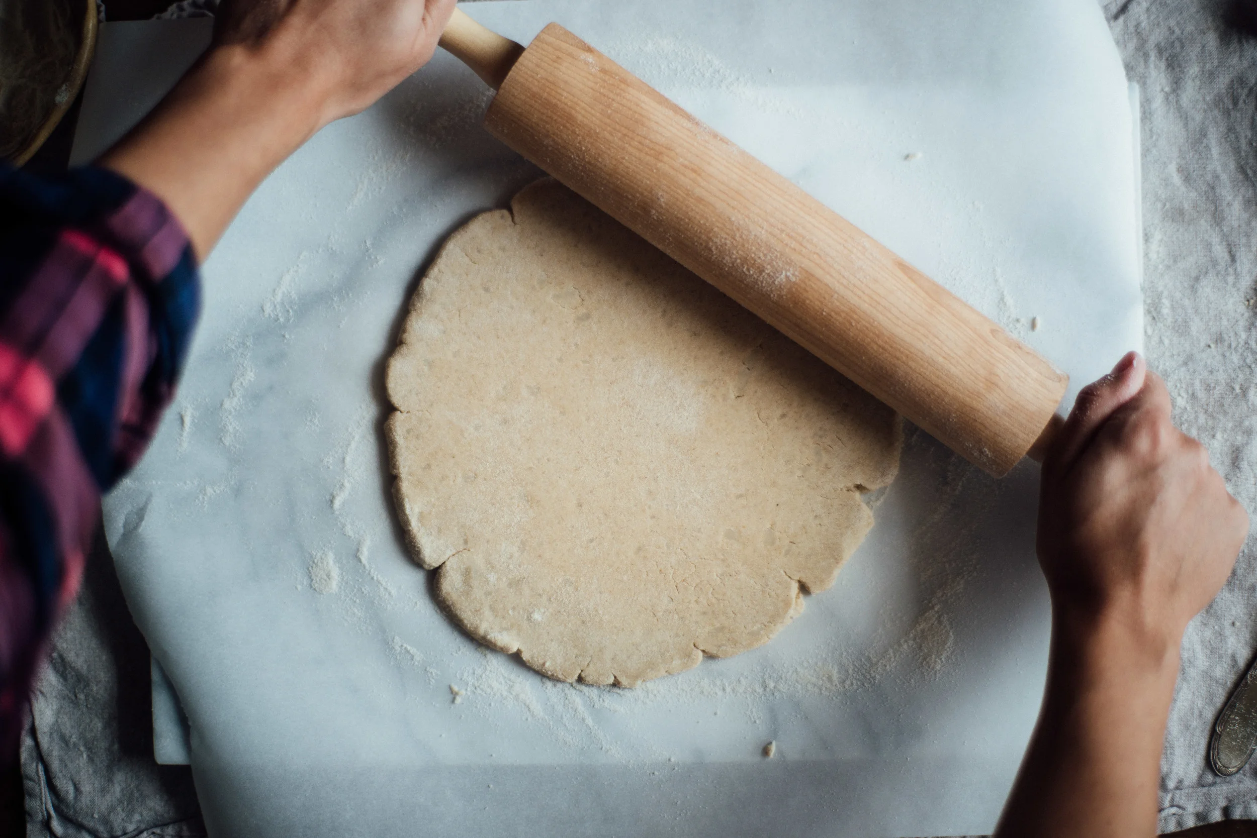 how to make whole grain gluten free + vegan pie crust! | dolly and oatmeal