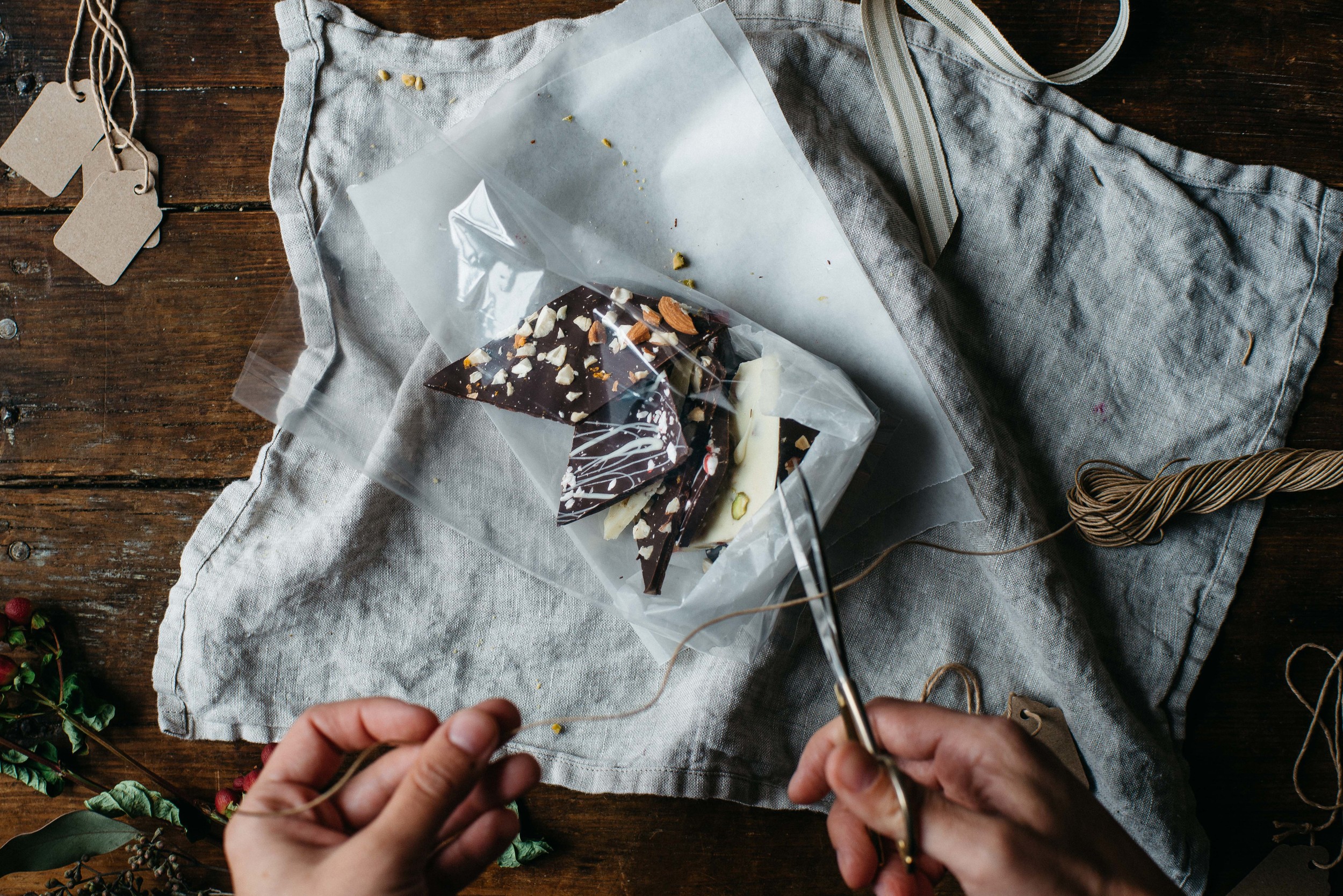 edible gifting + chocolate bark 3 ways | dolly and oatmeal