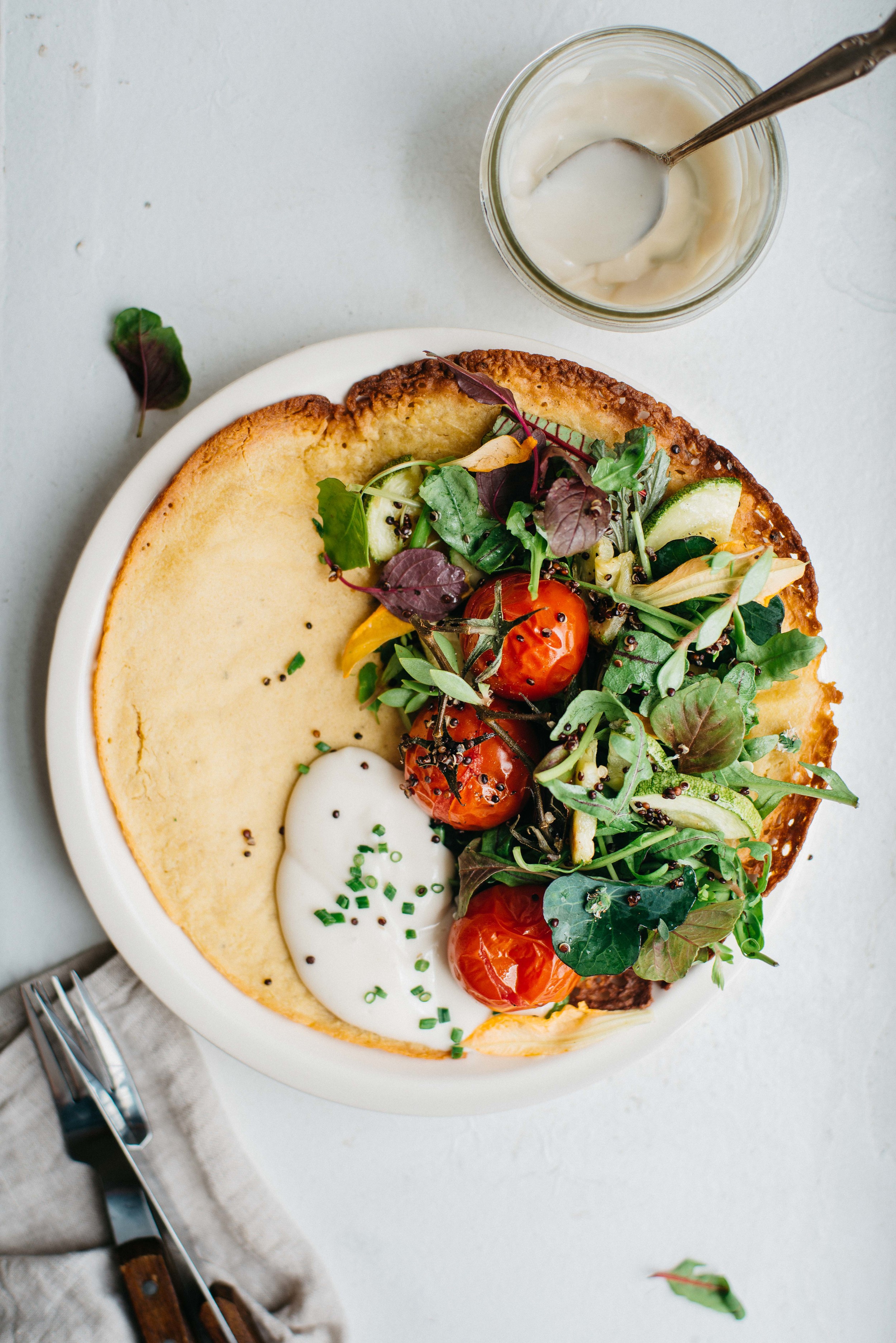 summer socca salad | dolly and oatmeal