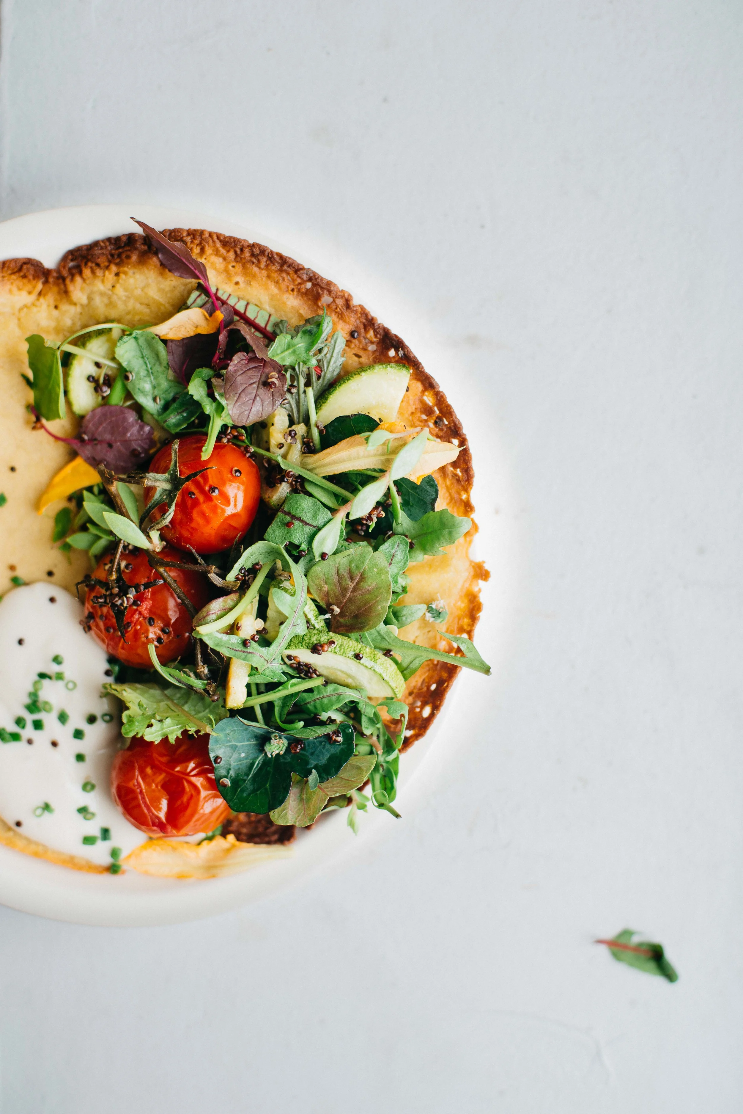 summer socca salad | dolly and oatmeal