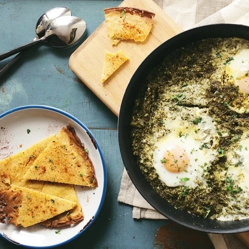 green shakshuka w/ smoky socca