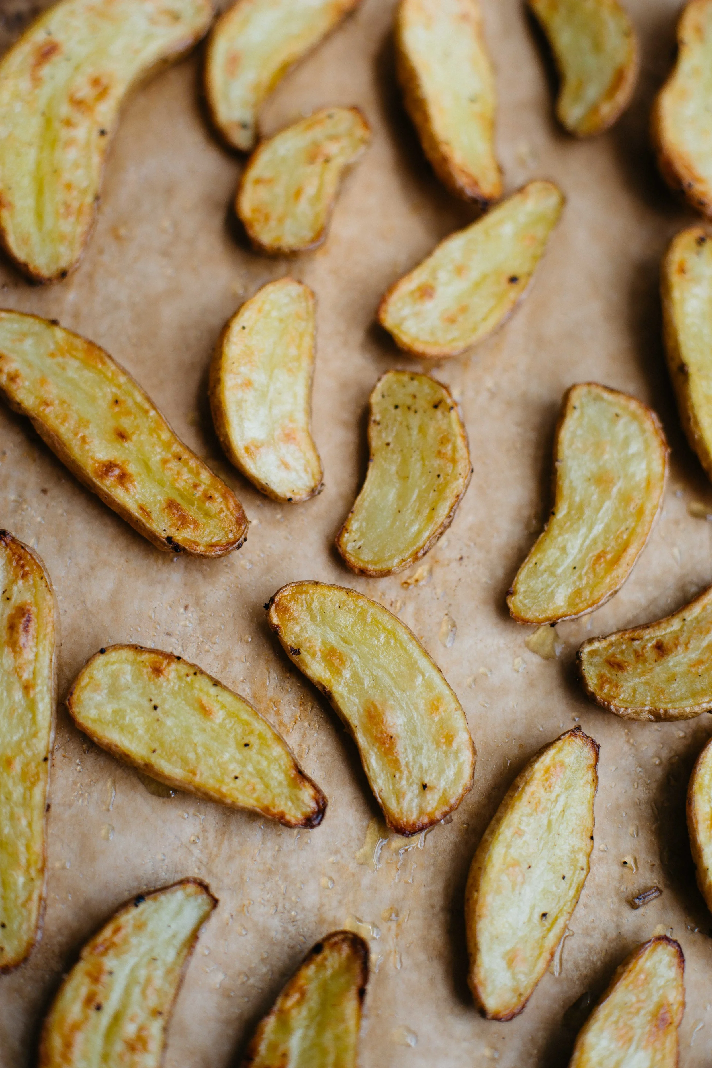 warm fingerling potatoes w/ garlic-turmeric sauce | dolly and oatmeal