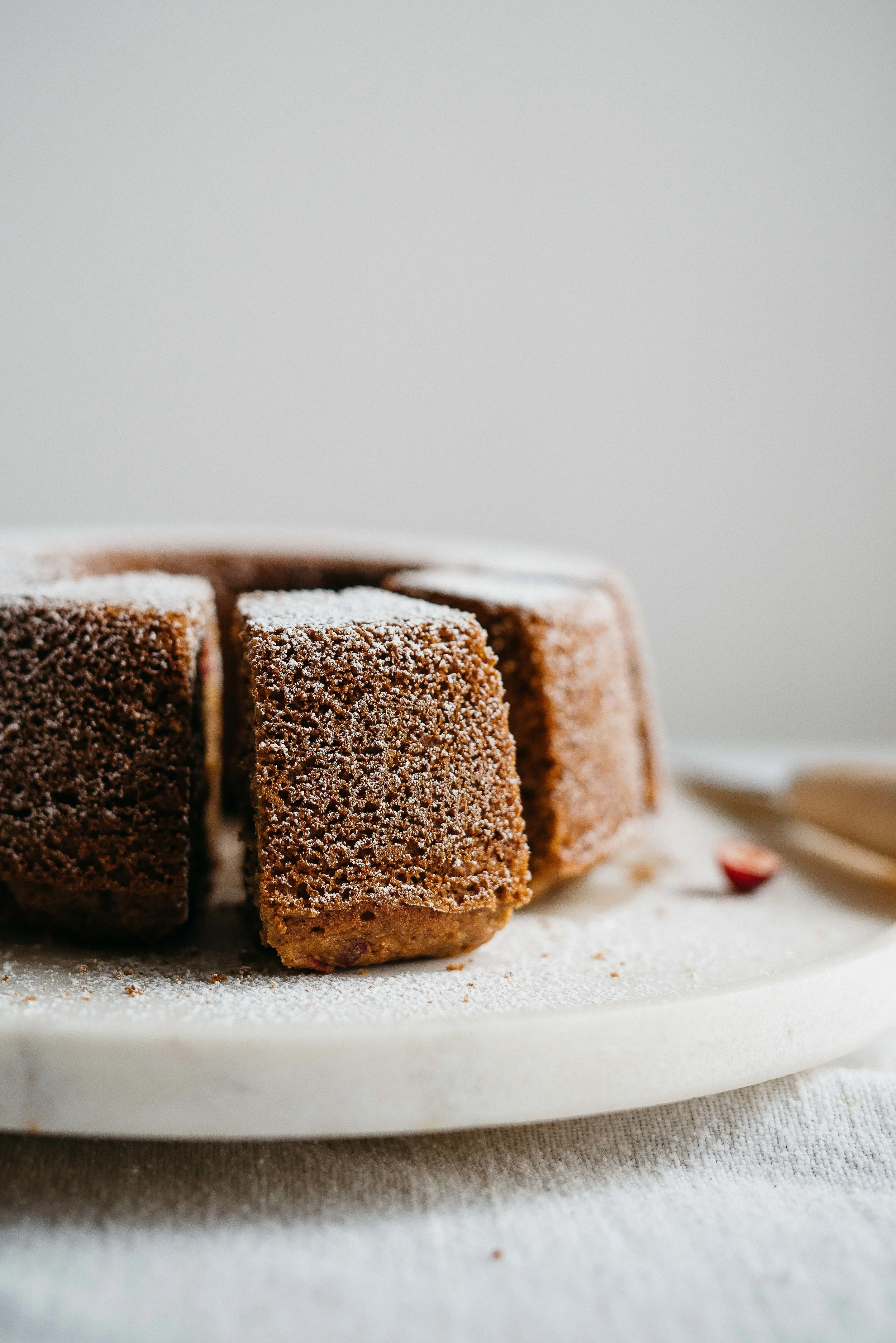 cranberry, lemon + poppy seed breakfast slice (gf + df) | dolly and oatmeal