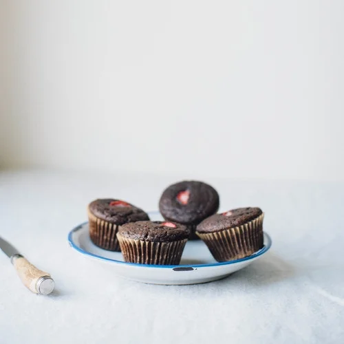 strawberry-oat cacao muffins