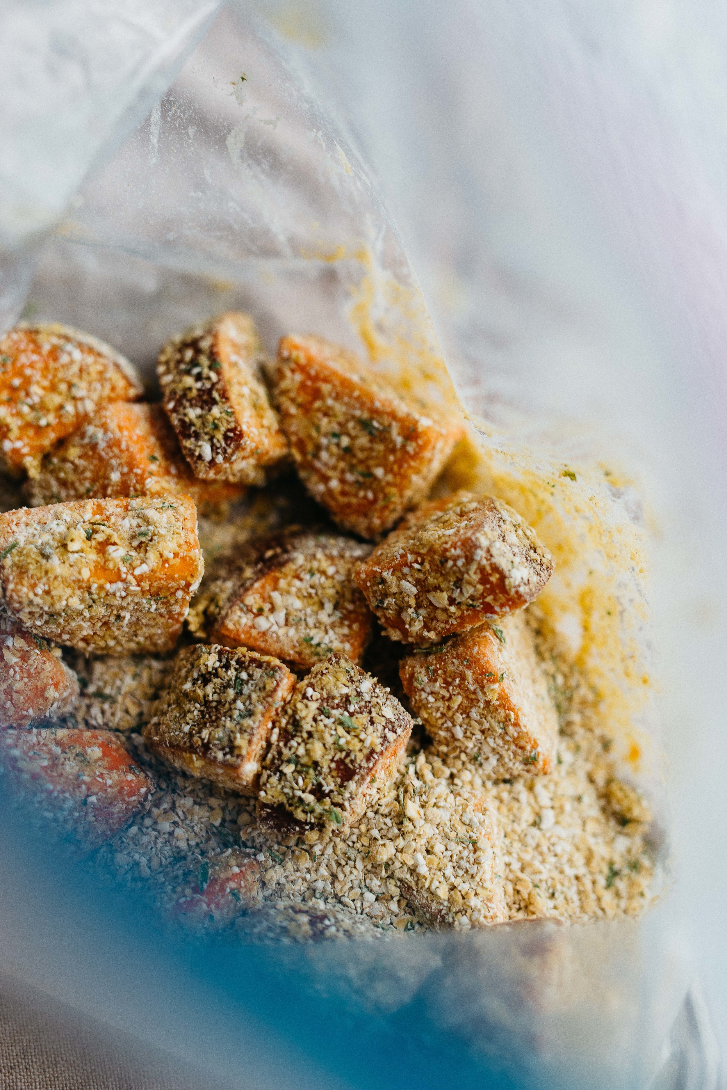 crunchy crusted sweet potato lunch bowl w/ golden dressing | dolly and oatmeal