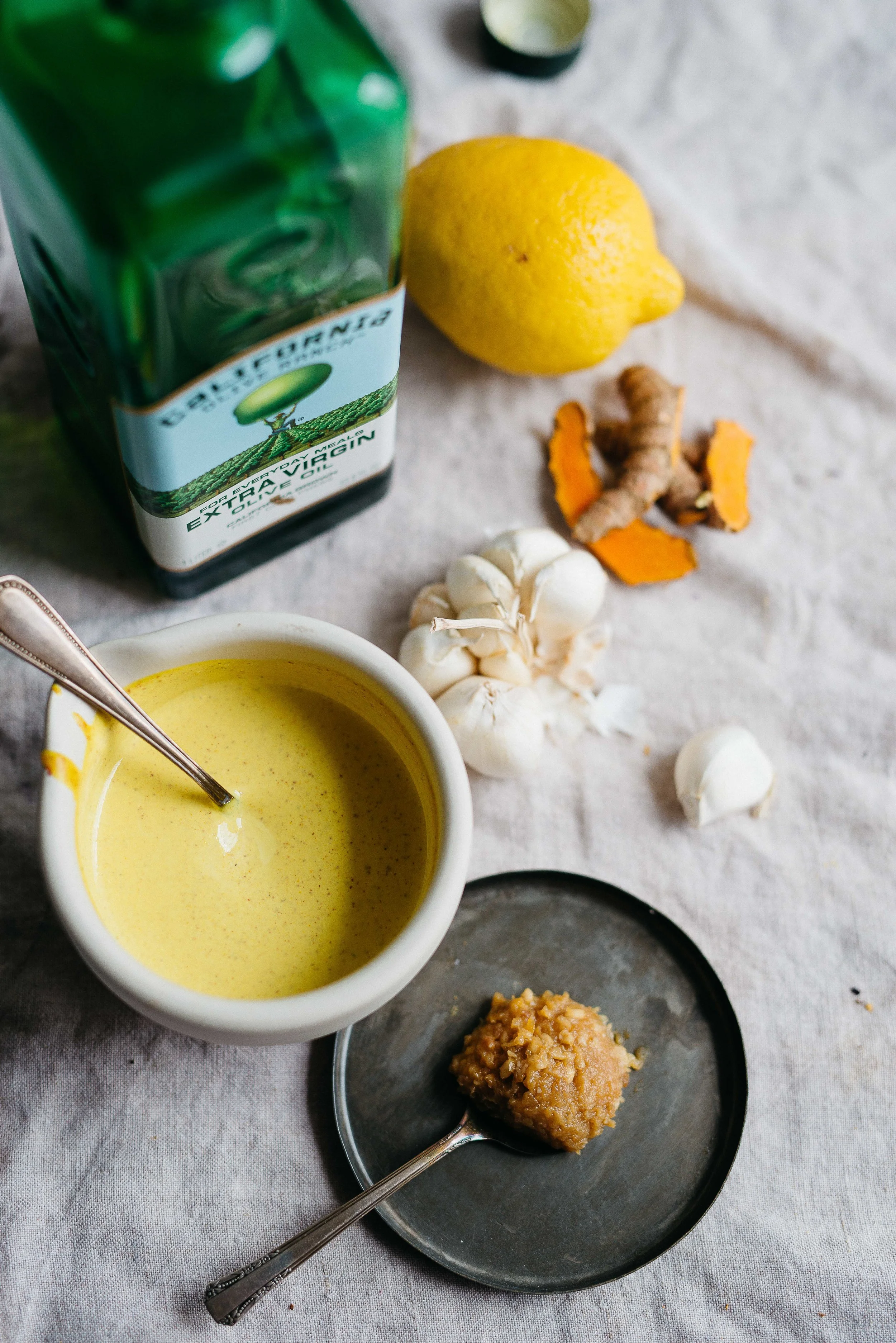 crunchy crusted sweet potato lunch bowl w/ golden dressing | dolly and oatmeal