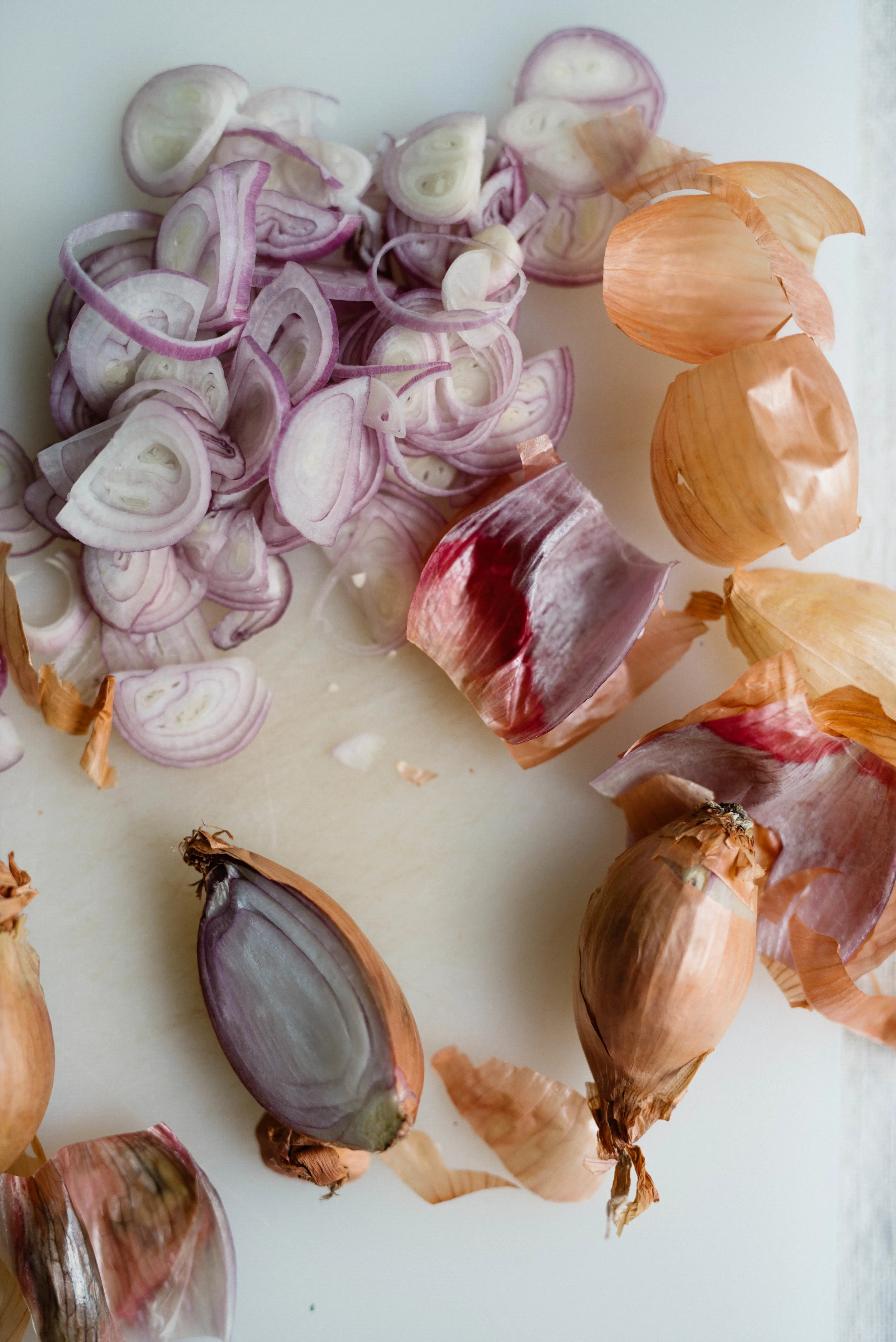 Grilled Summer Pizza w/ Garden Pesto & Caramelized Balsamic Shallots (GF) |  dolly and oatmeal