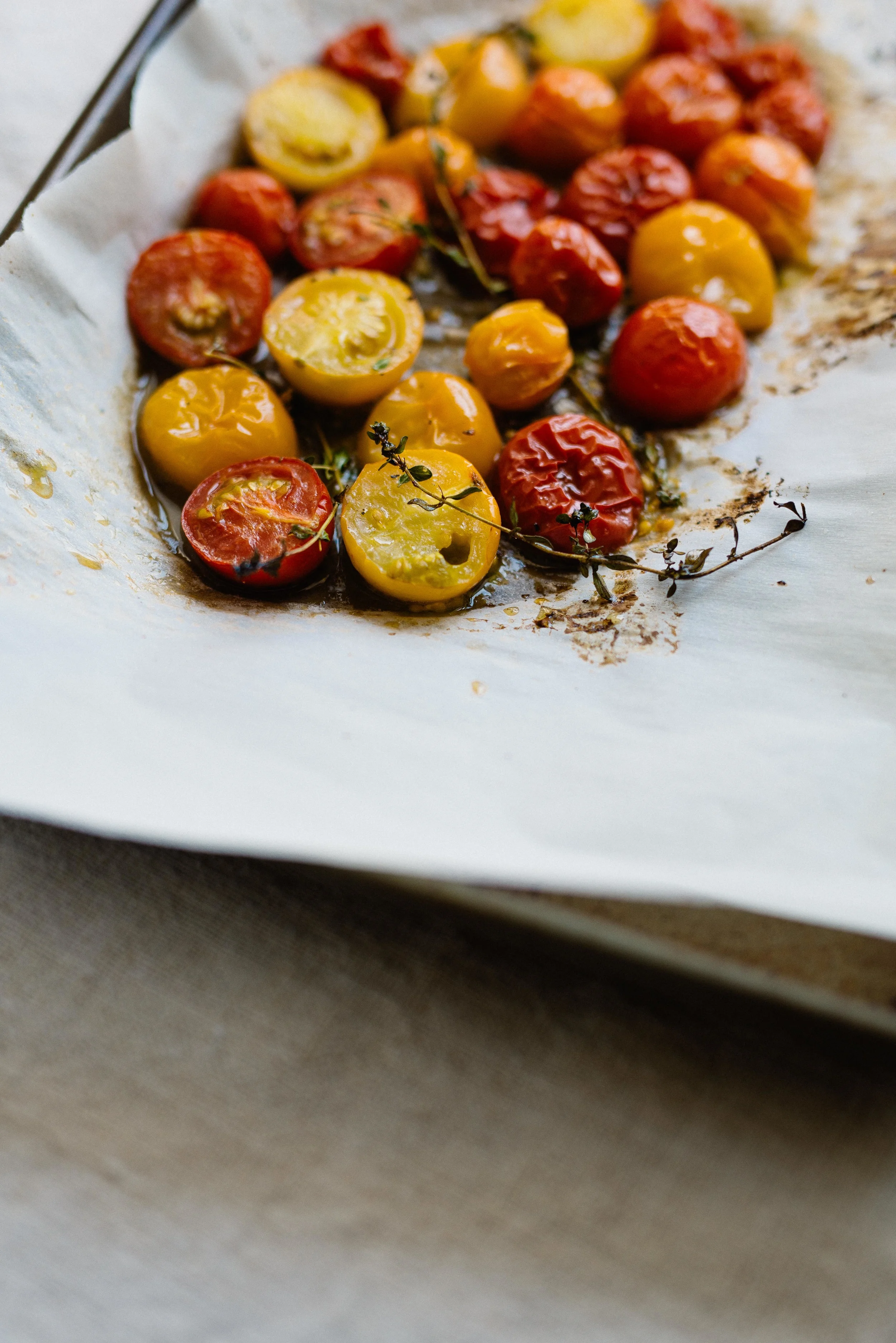 Grilled Summer Pizza w/ Garden Pesto & Caramelized Balsamic Shallots (GF) |  dolly and oatmeal