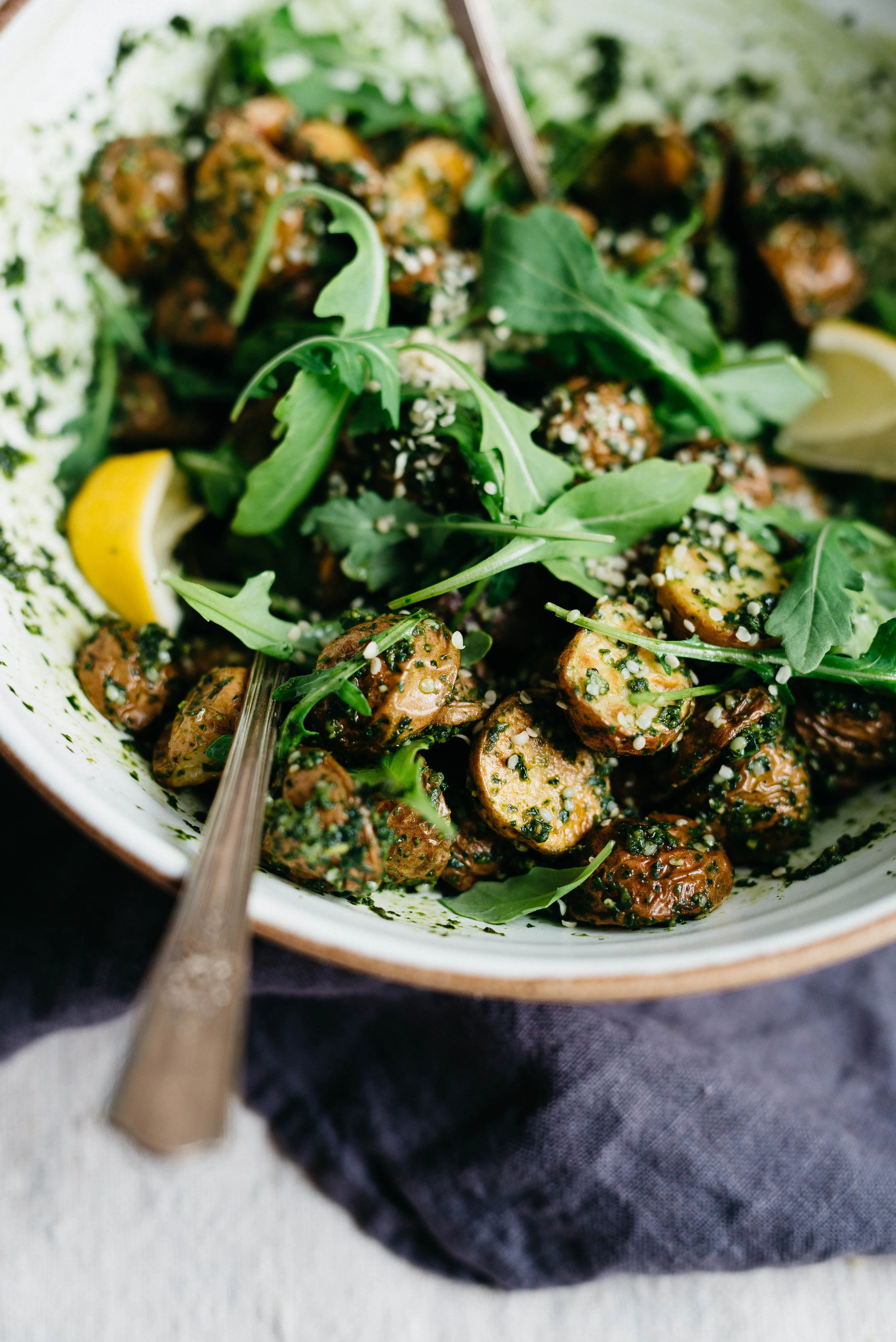 Roasted Garlic Basil Pesto Potatoes with Arugula | dolly and oatmeal #vegan