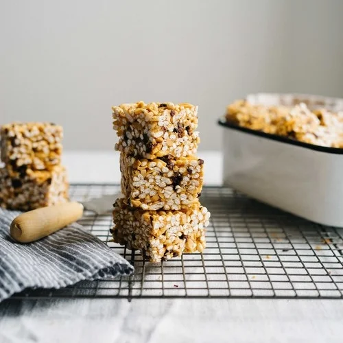 (no-bake) peanut butter &amp; cacao nib cereal bars