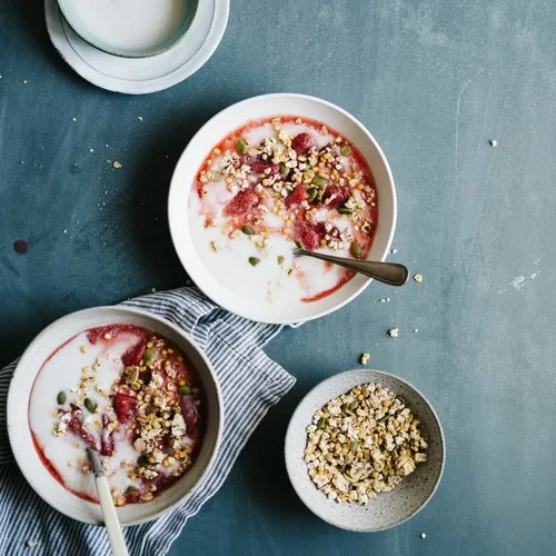 roasted strawberry &amp; vanilla pepita yogurt bowl