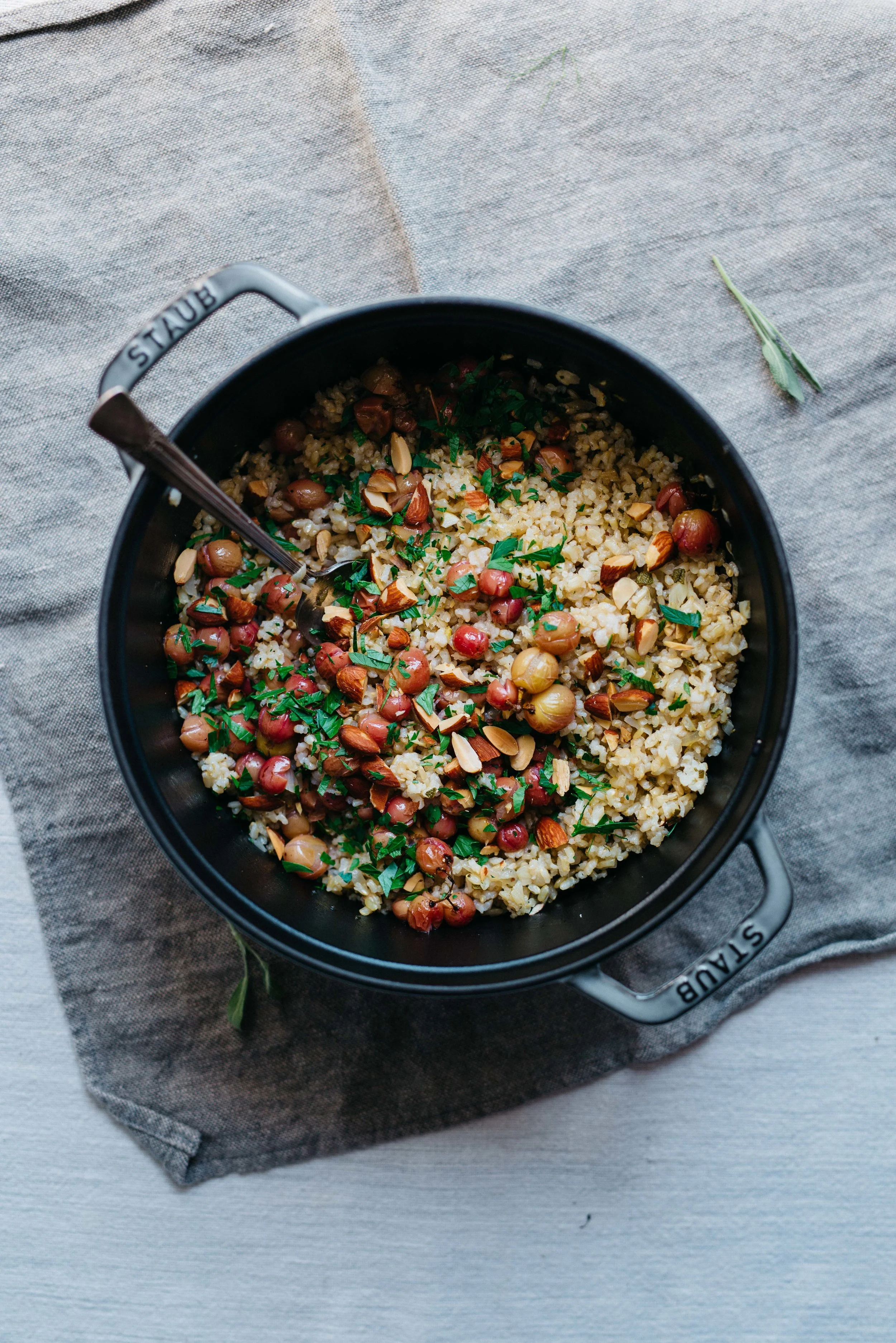 Sprouted Brown Rice Pilaf w/ Roasted Grapes & Fennel | dolly and oatmeal