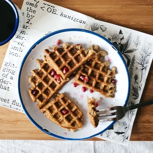 overnight oat waffles w/ lemon zest &amp; poppy seeds