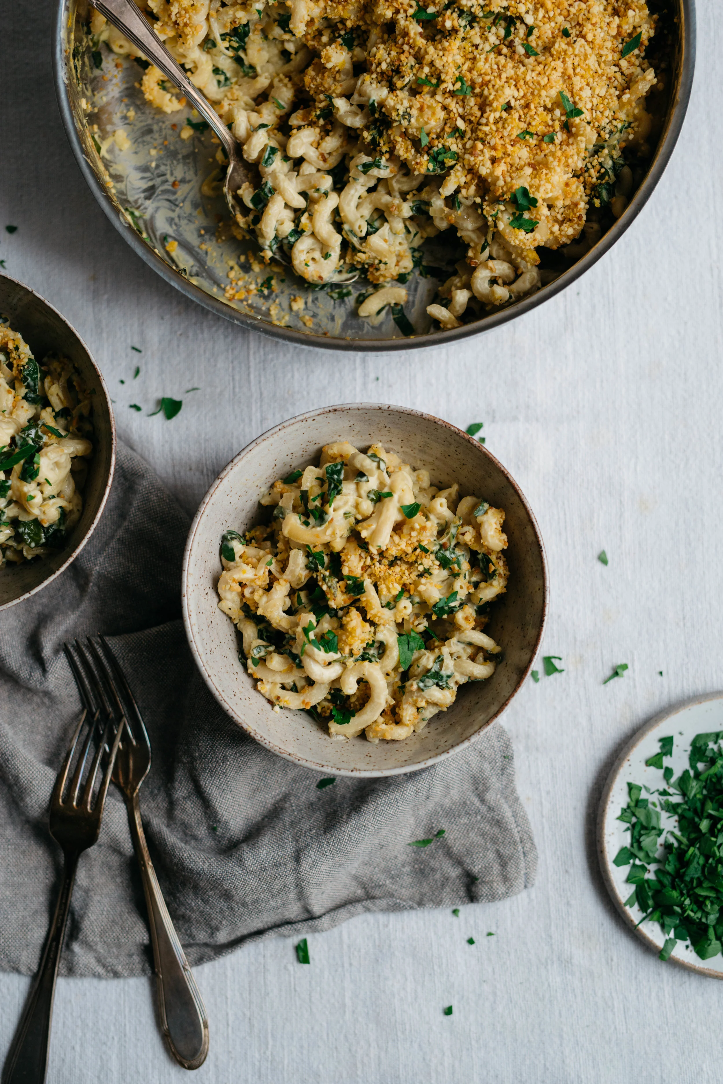 Crusty Baked Vegan Alfredo w/ Caramelized Shallots & Kale | dolly and oatmeal