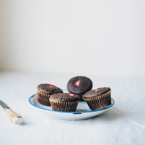 strawberry oat cacao muffins