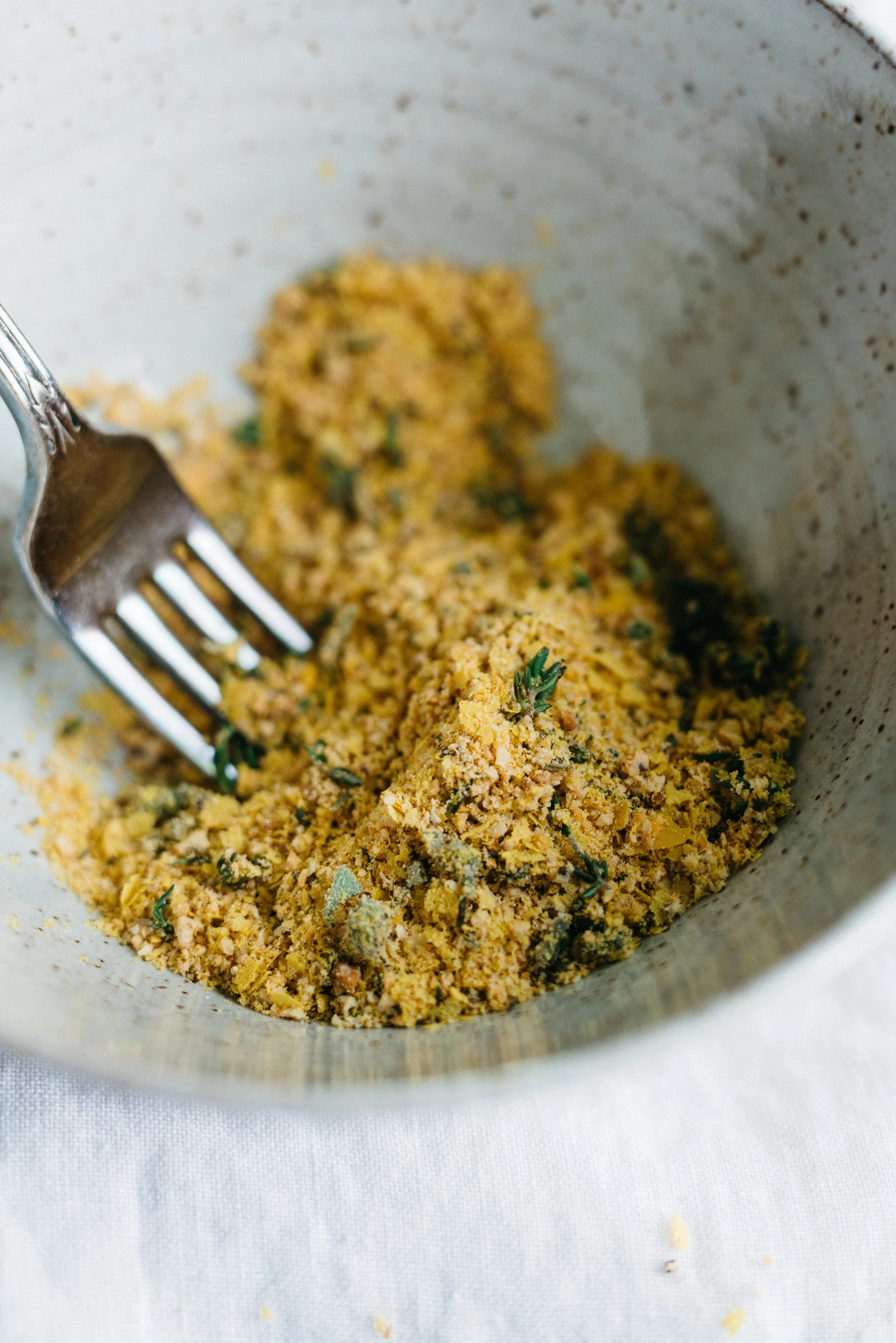 "Cheesy" Herb-Crusted Squash | dolly and oatmeal