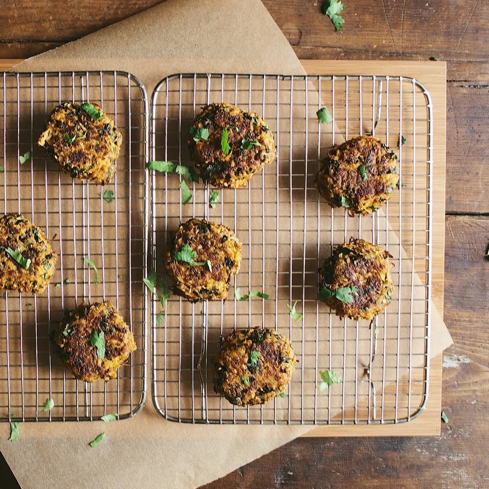 baked purple kale, cilantro & spaghetti squash cakes