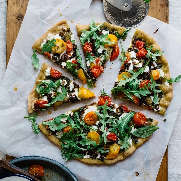 grilled summer pizza w/ garden pesto &amp; caramelized balsamic shallots