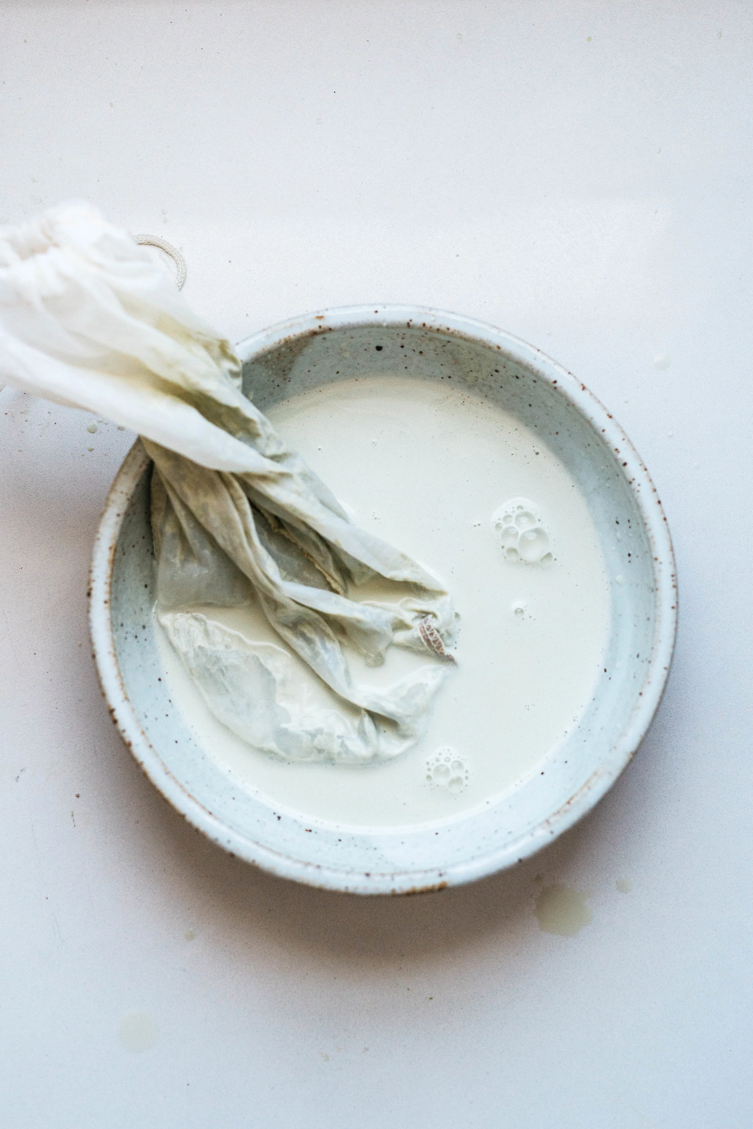 VANILLA PUMPKIN SEED MILK LATTE | Dolly and Oatmeal