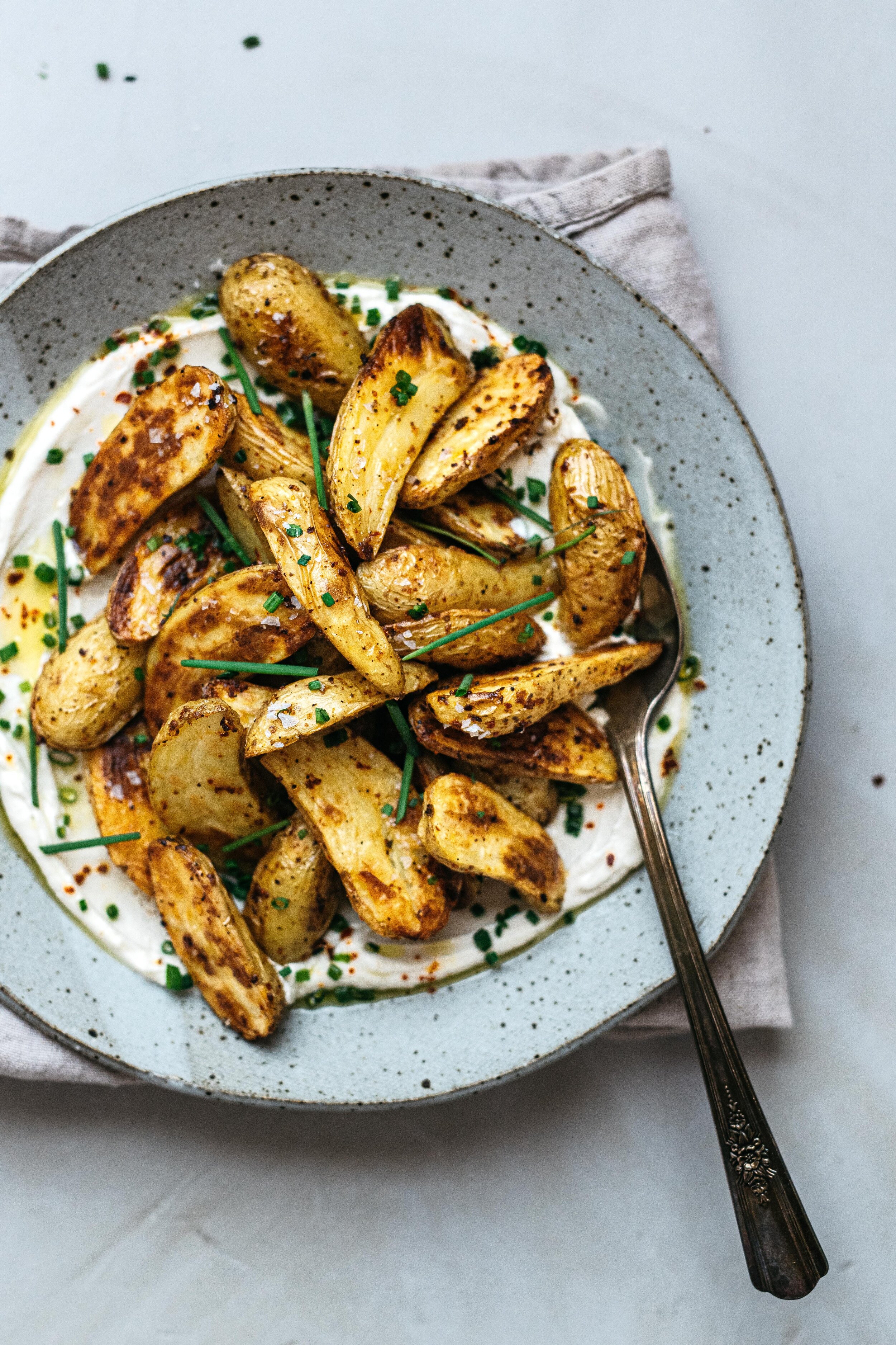 ALEPPO PEPPER POTATO SALAD W/ GARLICKY VEGAN LABNEH | dolly and oatmeal