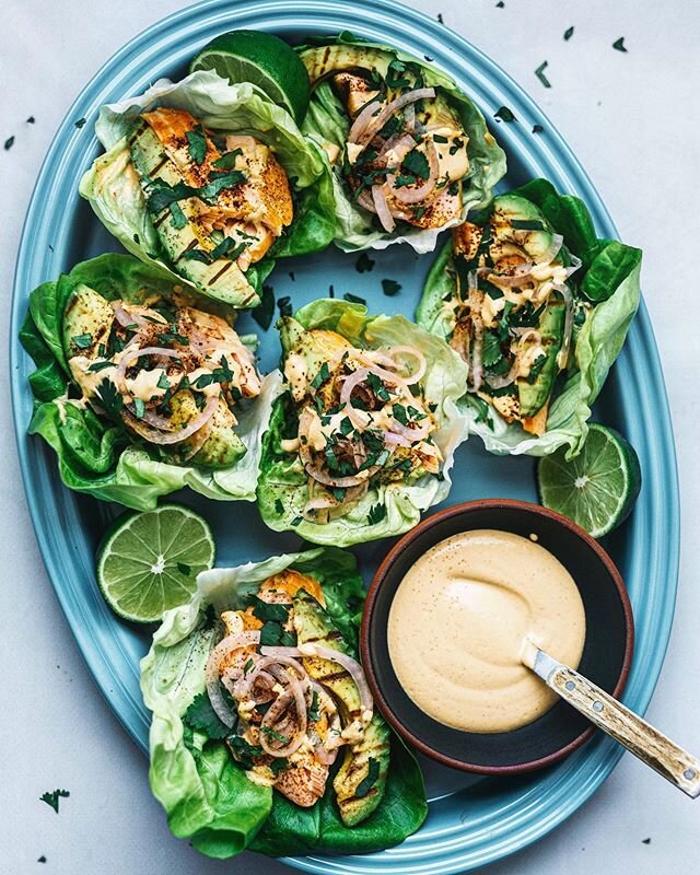 Continuing the summertime vibes over here with a new recipe: chipotle-spiced wild salmon taco lettuce cups w/ cashew crema 🌮🥬🌮
Grill-friendly ✔️ Quick on prep ✔️ Super flavorful ✔️ Finger food ✔️
(Recipe link in my profile 👌🏼)