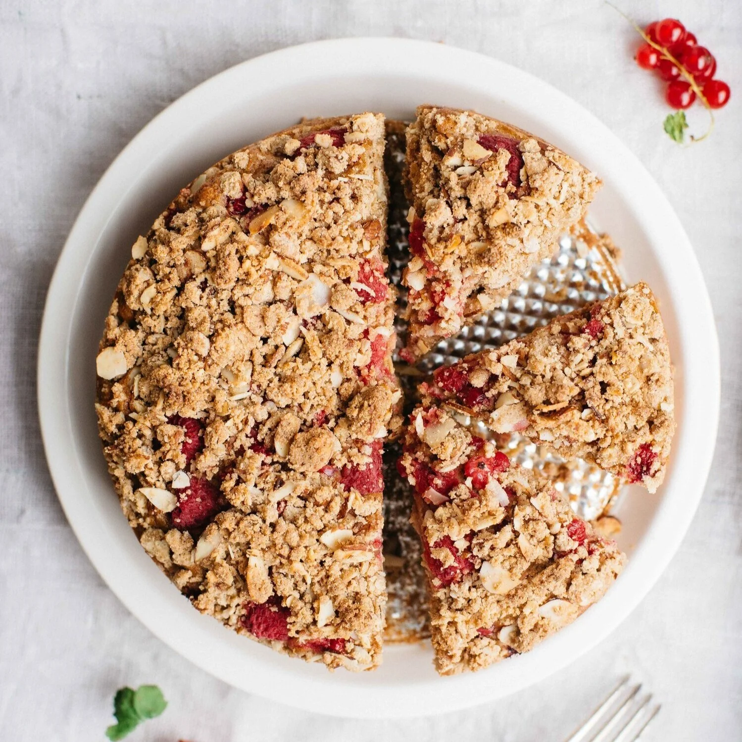 raspberry-currant yogurt crumble cake
