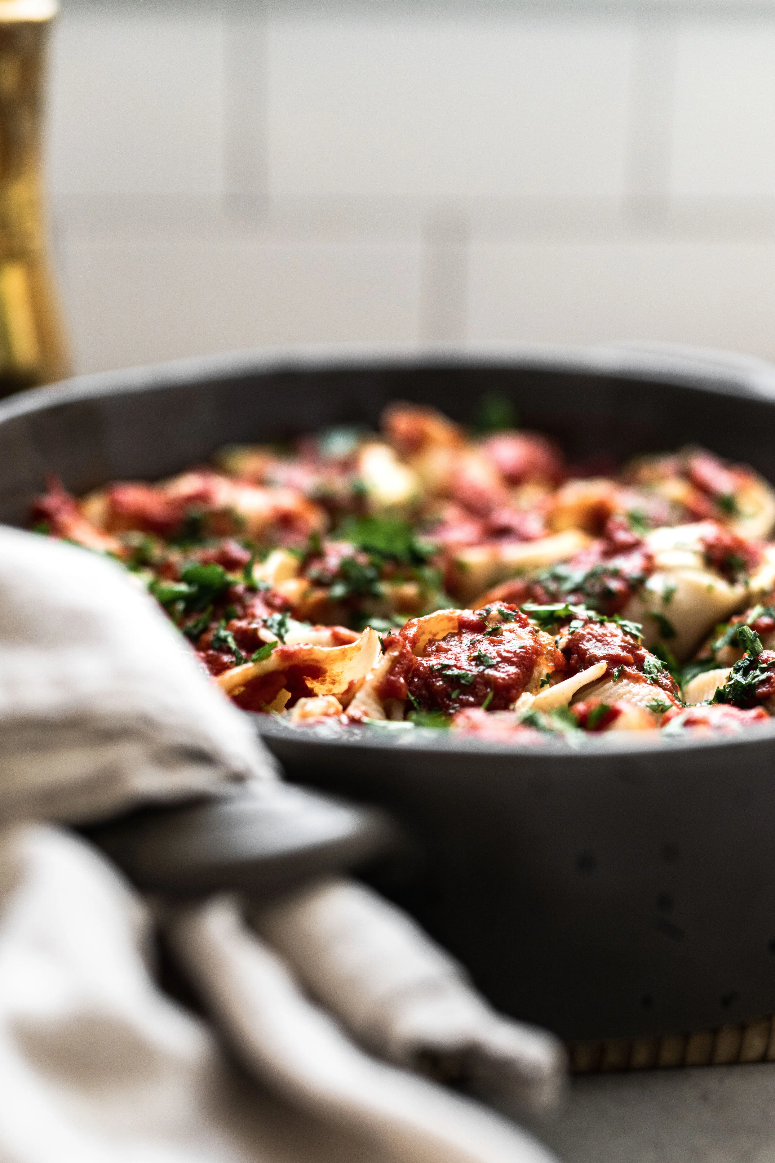 SPINACH ALMOND RICOTTA STUFFED SHELLS | dolly and oatmeal