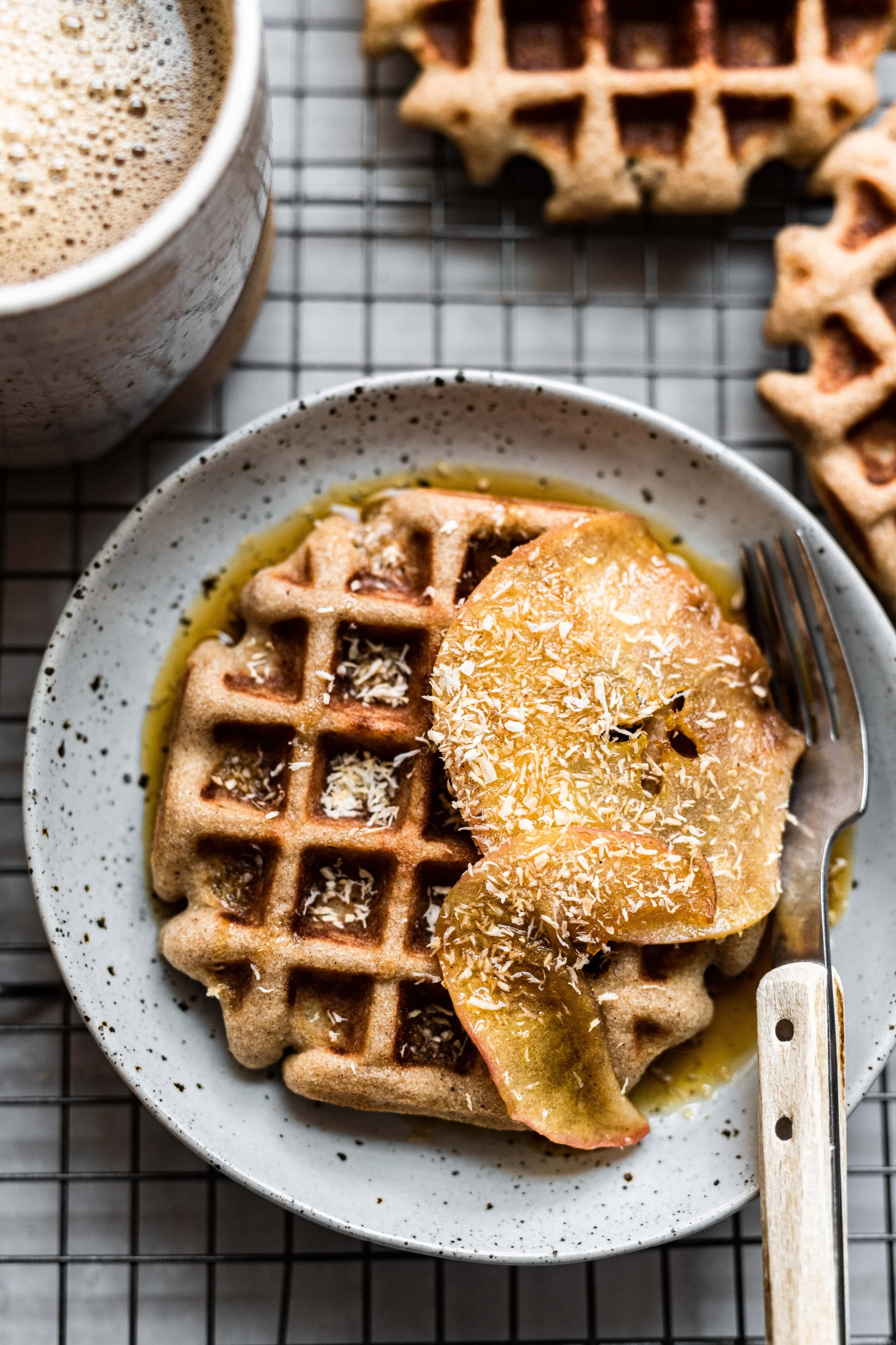 COCONUT-Y APPLESAUCE BELGIAN WAFFLES (GLUTEN-AND-GRAIN-FREE)