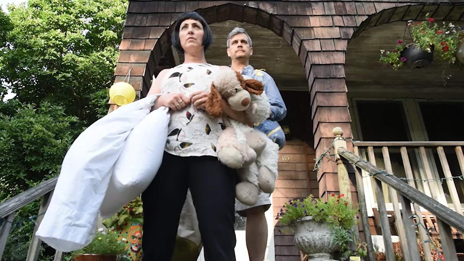 FAMBLY JAMB’REE A short film about a mother who experiences an identity crisis while the family packs for vacation. Starring Leah Mitchell, Eric Paeper, Gilby Mitchell, Esme Mitchell, Danielle Cortier Written & Directed by Neil Mitchell, Produced by Bernadette Elliott & Neil Mitchell, Director of Photography Joshua South, Editor Skip Duff, Sound Mixer Jack Flachsbart, https://vimeo.com/147654165