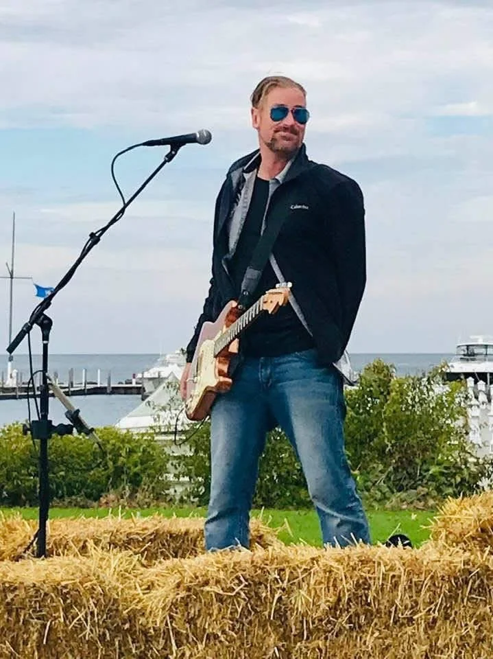 LIVE Music with "Scotty Meyer"!!